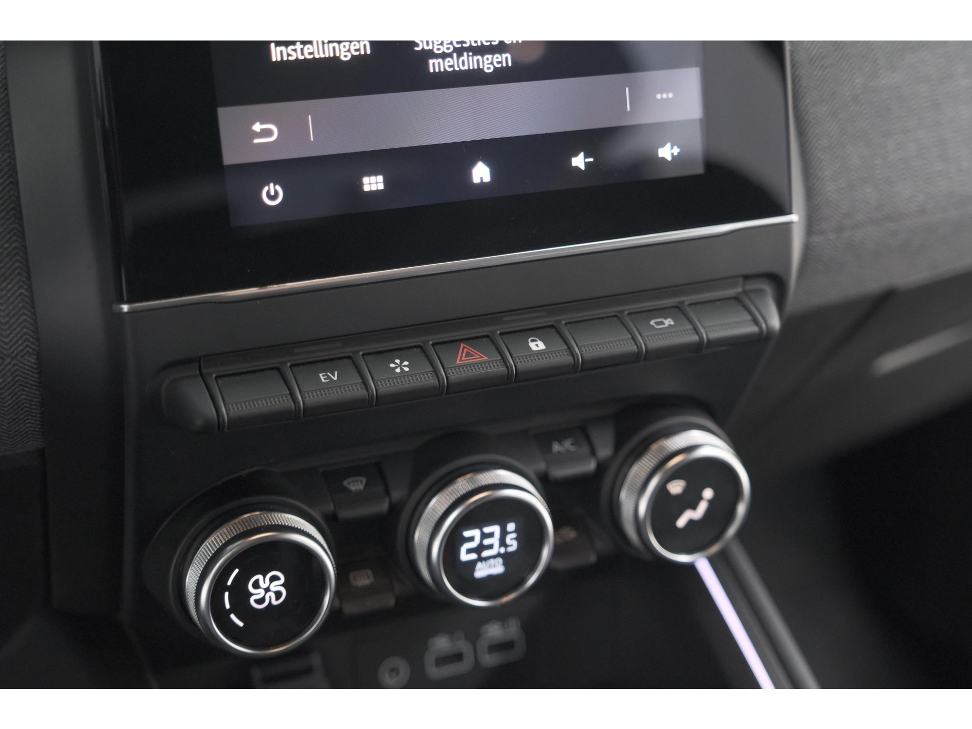 Renault Clio 1.6 E-Tech Full Hybrid 145 techno | 360 Camera | Adaptieve Cruise Control | Dodehoekdetectie | 9.3 Inch Groot Scherm