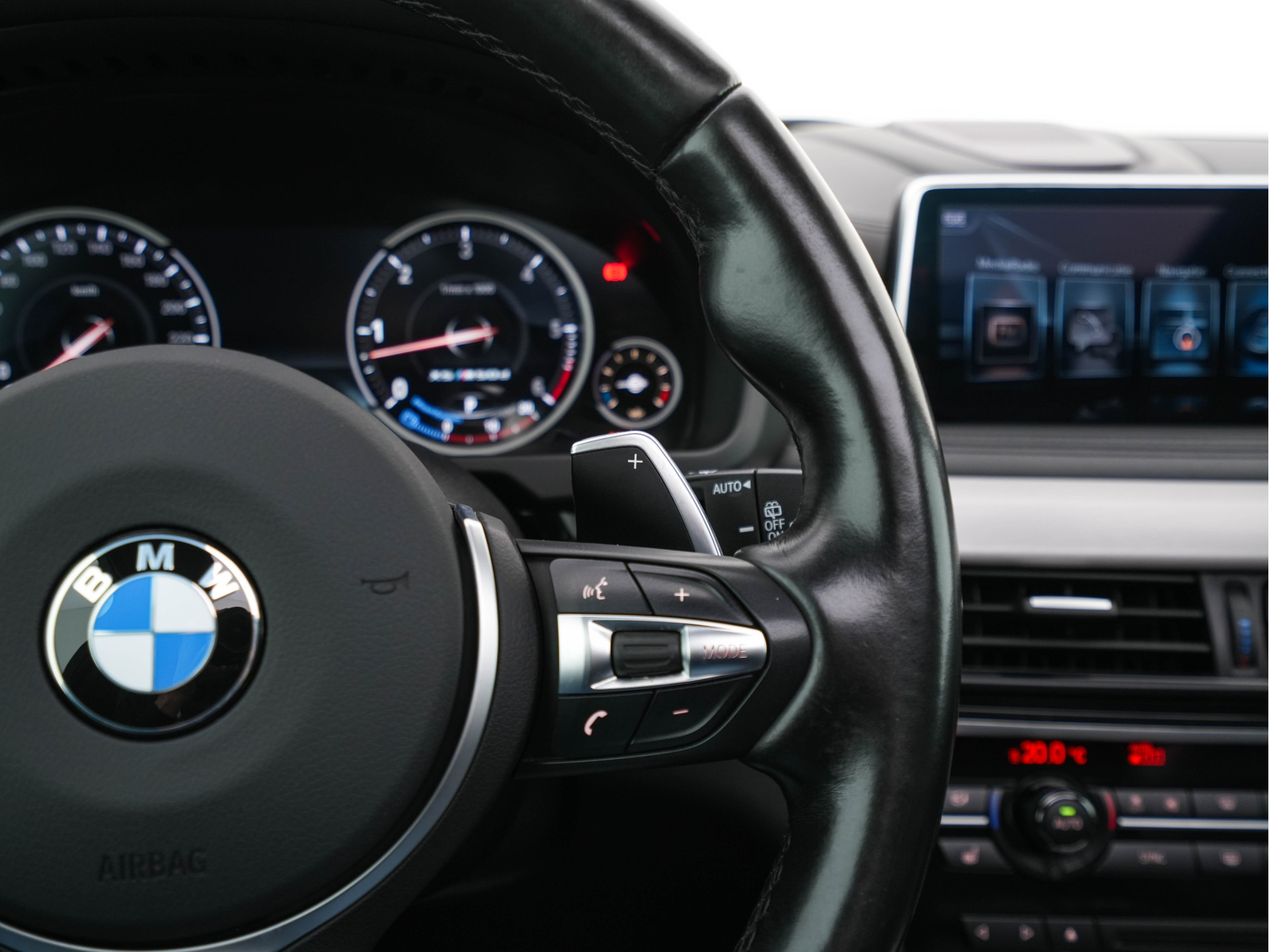 BMW X5 M50d M-Aerodinamica Aut. *PANO | HEAD-UP | LEATHER | ADAPTIVE-CRUISE | SOFT-CLOSE | BANG&OLUFSEN | TOP-VIEW | BLINDSPOT | NIGHT-VISION | MEMORY-PACK | DIGI-COCKPIT | HEATED-COMFORTSEATS | NAVI-FULLMAP |