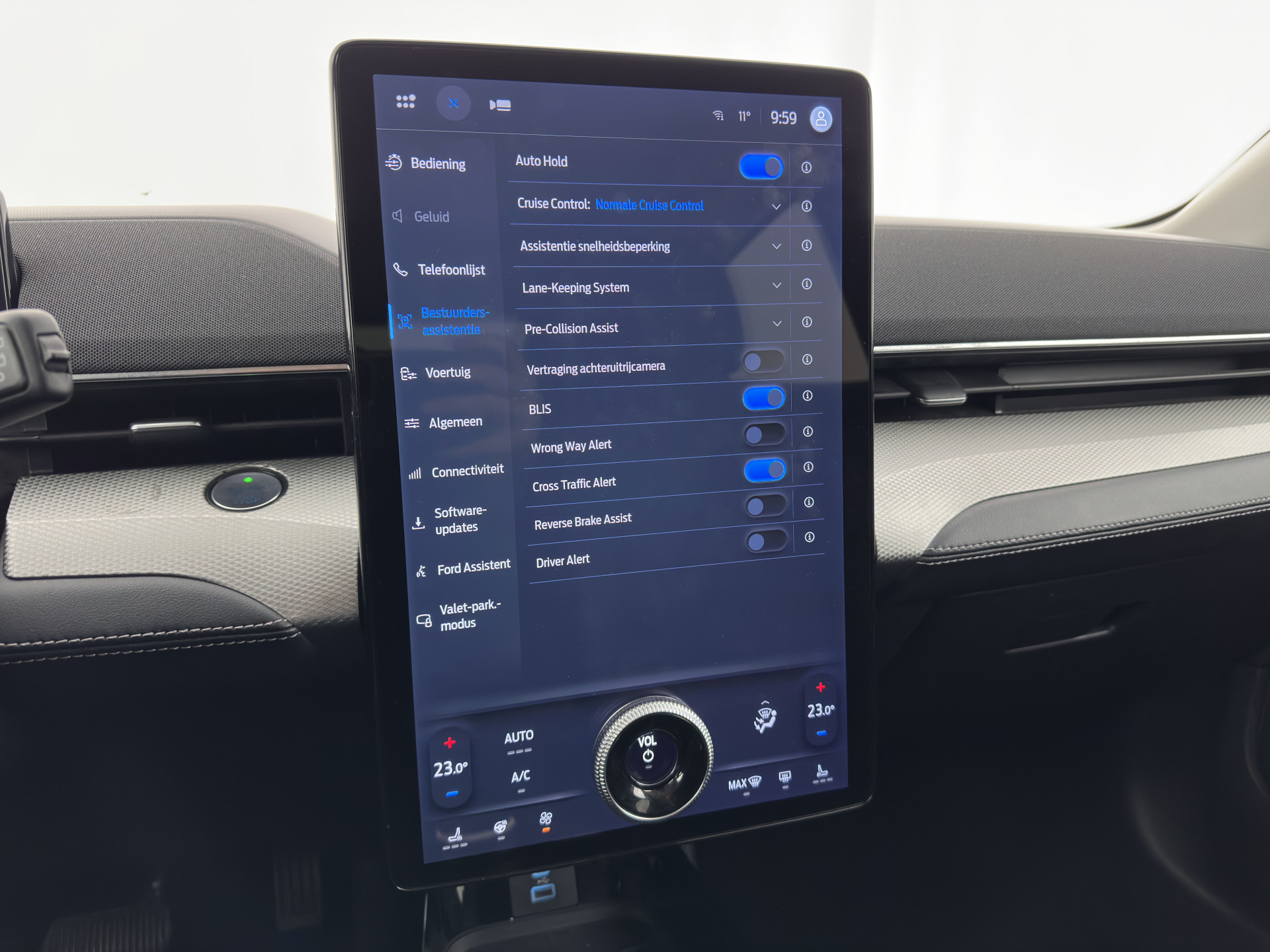 Ford Mustang Mach-E RWD 75 kWh (3-Fase) (INCL-BTW) Aut. *LEATHER | FULL-LED | DAB | DIGI-COCKPIT | KEYLESS | NAVI-FULLMAP | CARPLAY | HEATED-COMFORTSEATS | TOPVIEW | ADAPTIVE-CRUISE | PRIVACY-GLASS | 18'' ALU*