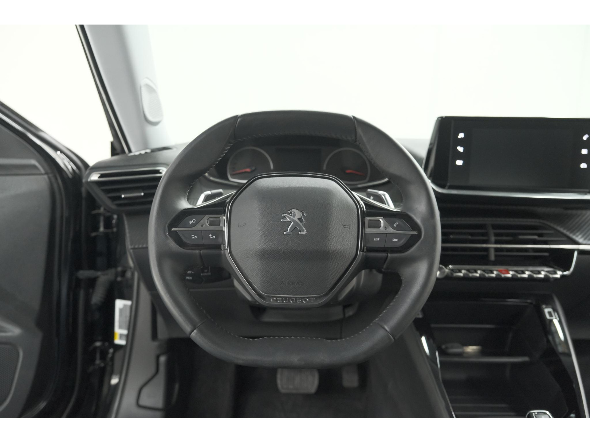 Peugeot 2008 PureTech 130 EAT8 Active | Parkeersensoren | Navigatie | Apple Carplay