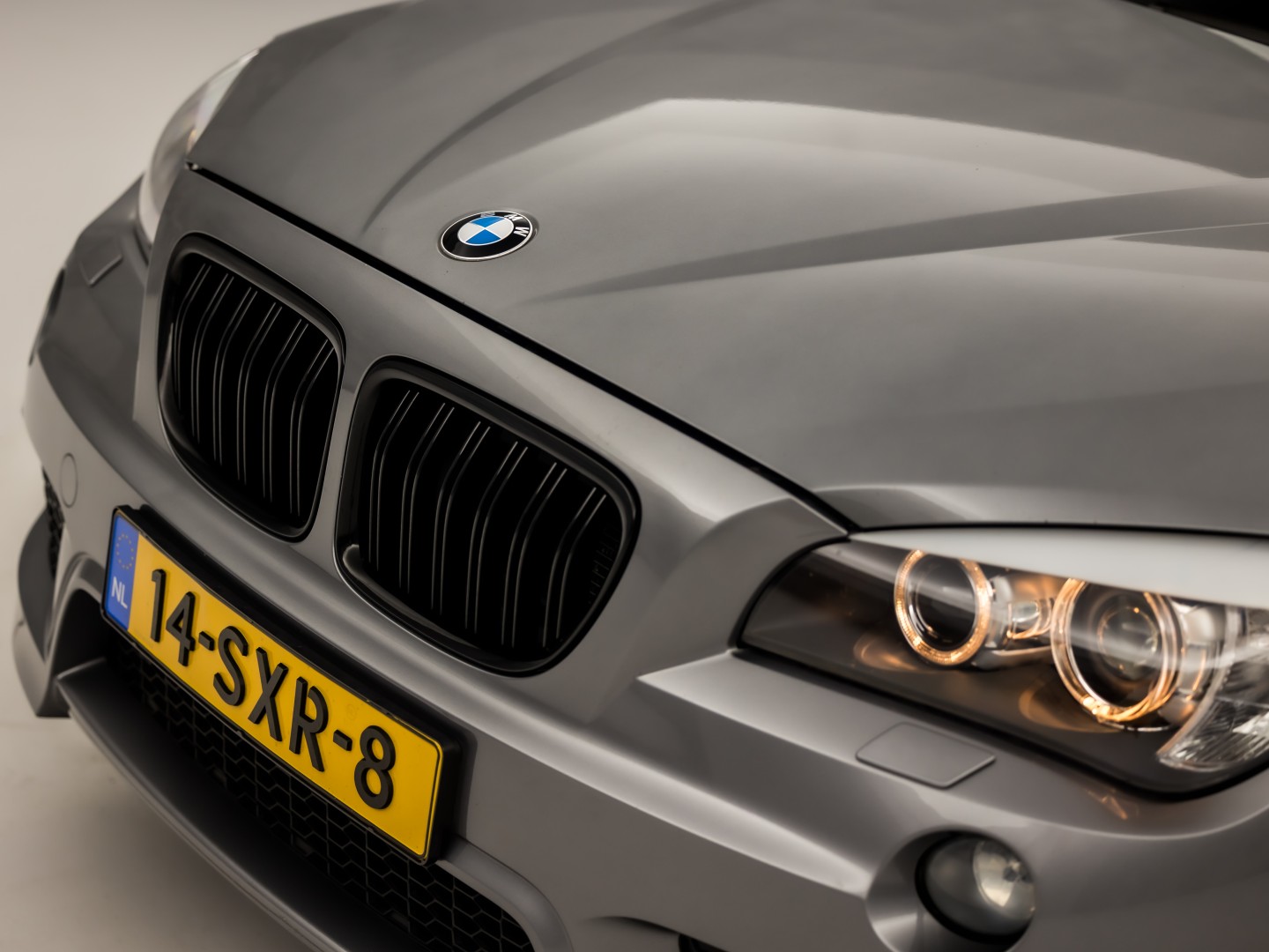 BMW X1 sDrive20i M Sport 184Pk Automaat (GROOT NAVI, CLIMATE, ALCANTARA, TREKHAAK, SPORTSTOELEN, XENON, ZWART HEMEL, PARKEERSENSOREN, NIEUWSTAAT)