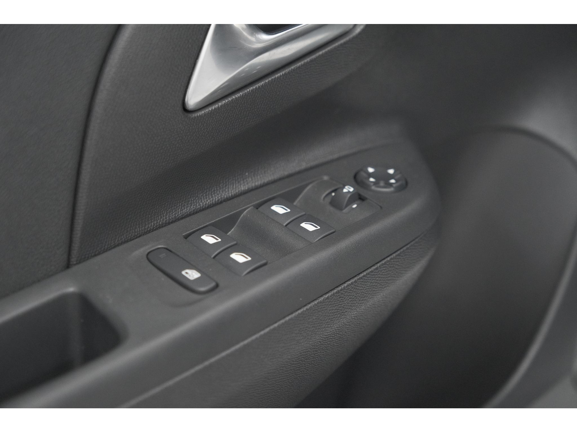 Opel Corsa 1.2 Turbo 100 Ultimate | Panoramadak | Camera | Dodehoekdetectie | Apple Carplay