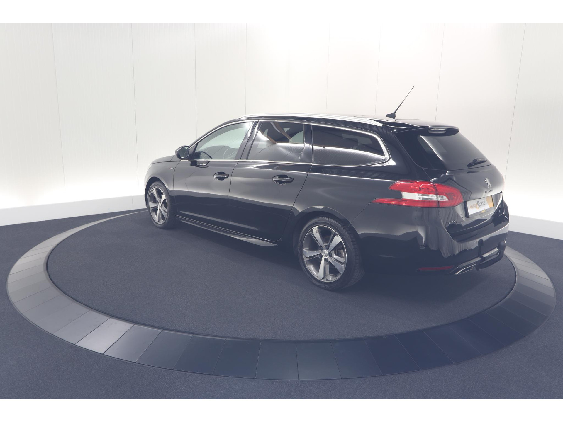 Peugeot 308 SW PureTech 130 GT-line | Trekhaak | Panoramadak | Camera | Alcantara Bekleding | Dodehoekdetectie