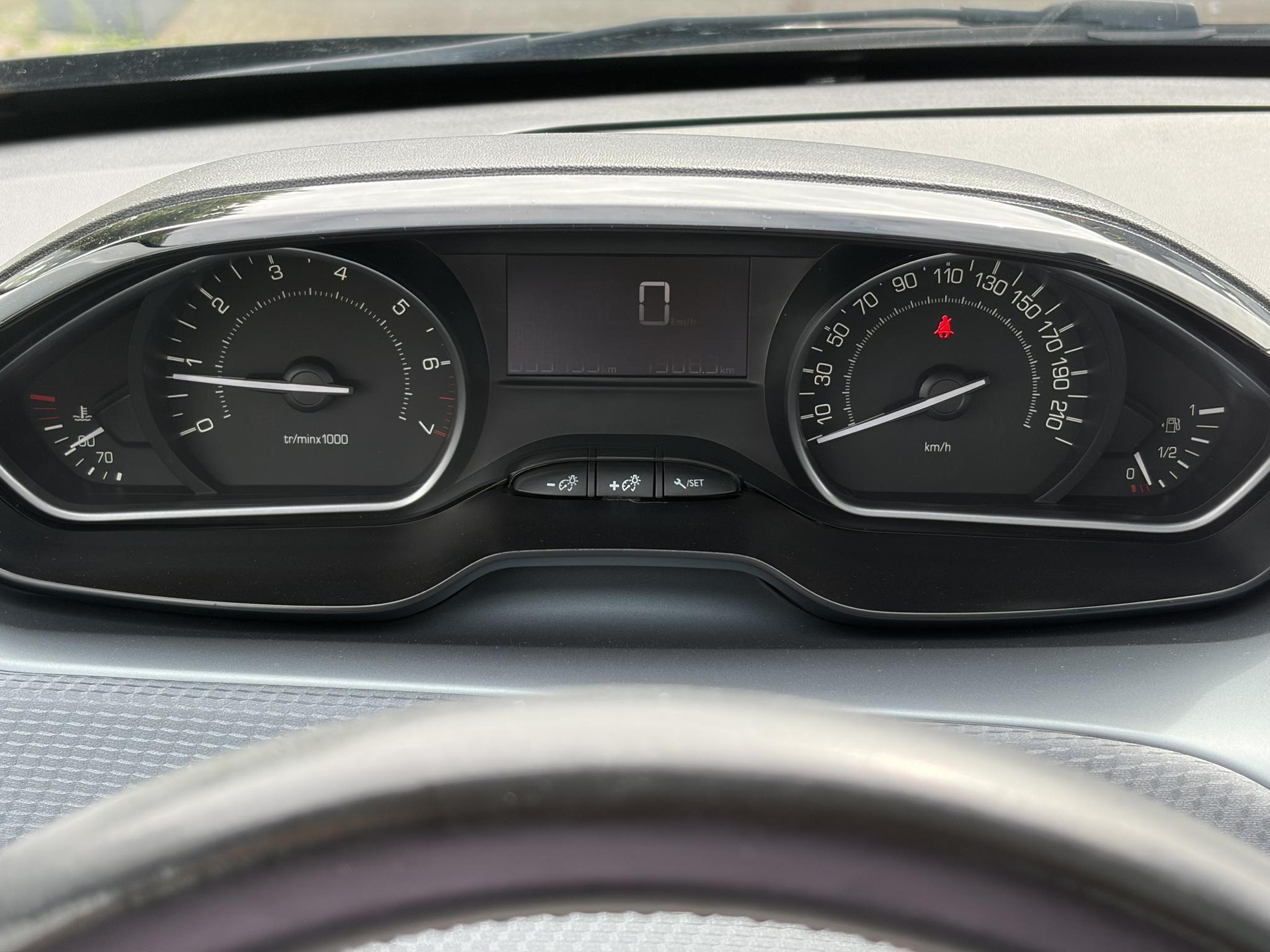 Peugeot 208 1.2 PureTech Allure D-riem vv in 2022,2e Eigenaar,110pk,Dealer Onderhouden,Pano,Carplay,Camera,Clima,Cruise,5 Deurs,Halfleder,Pdc,N.A.P,Lm velgen,Apk tot 05-2027