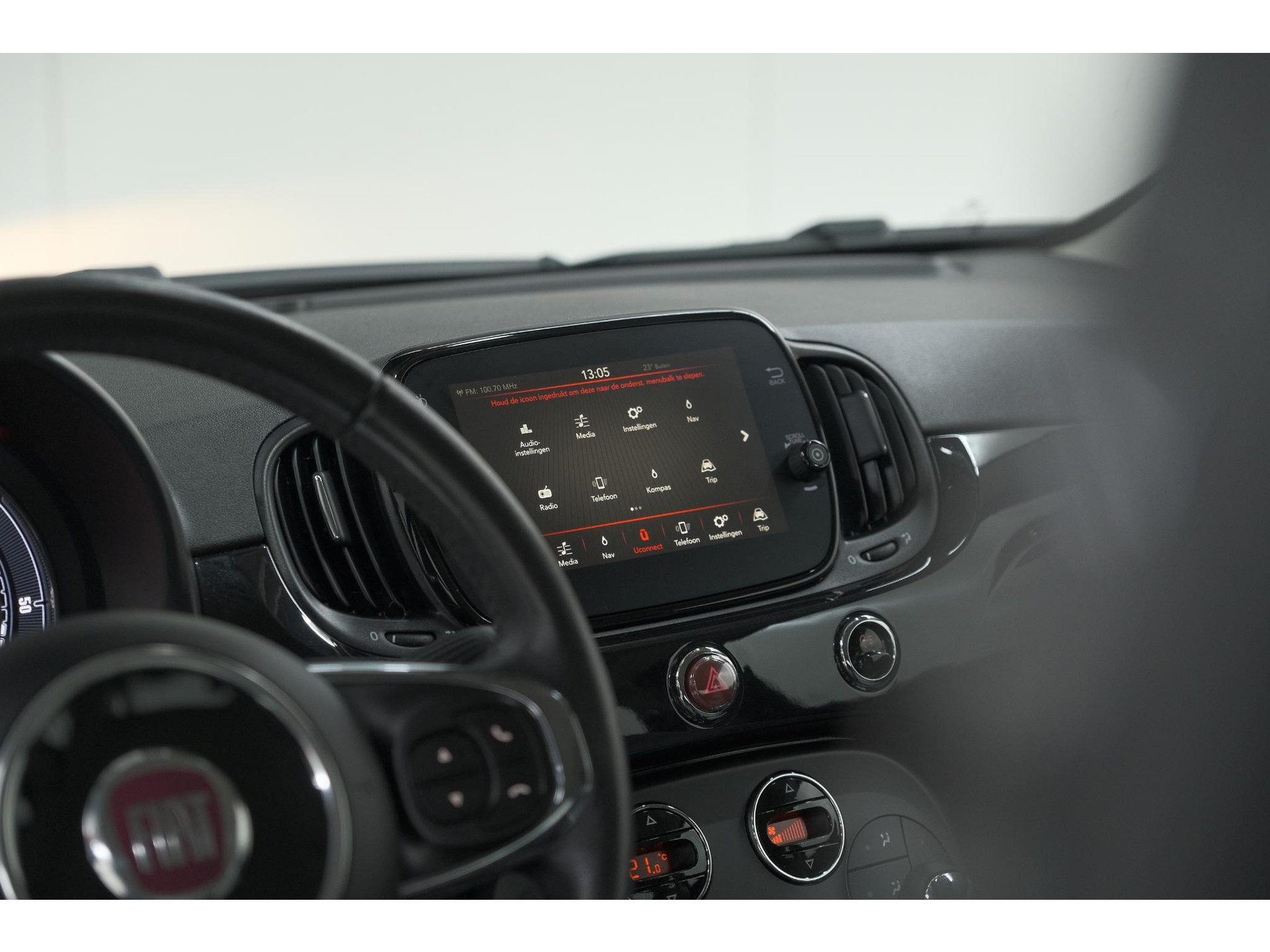 Fiat 500 C TwinAir Turbo Lounge | Parkeersensoren | Climate control | Cruise control | Apple Carplay