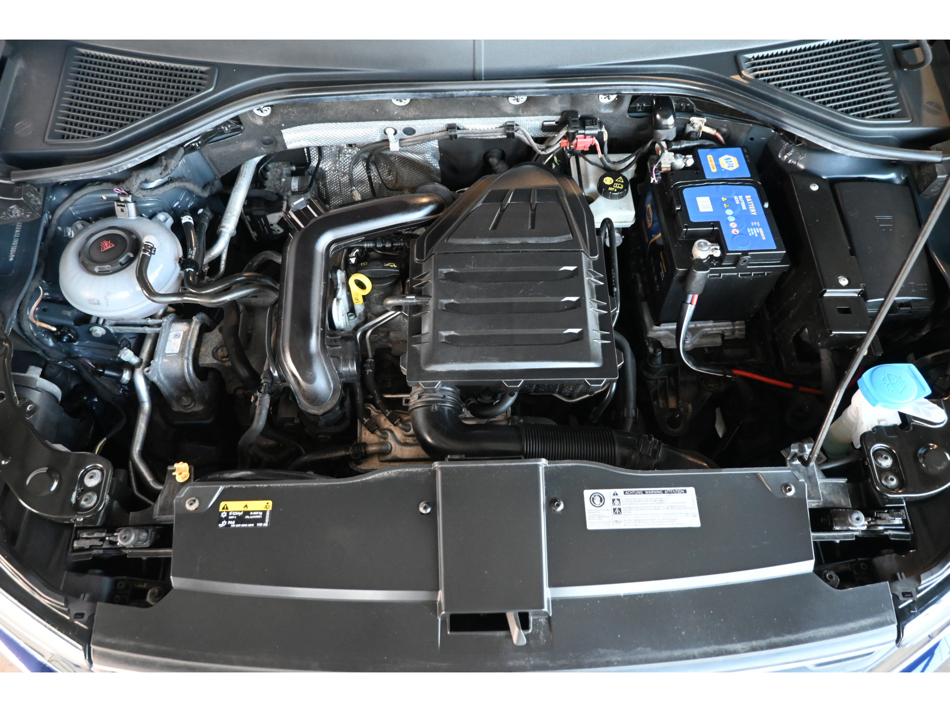 Volkswagen T-Roc 1.0 TSI Style Clima Adaptieve cruise Navigatie PDC Licht metaal Inruil mogelijk