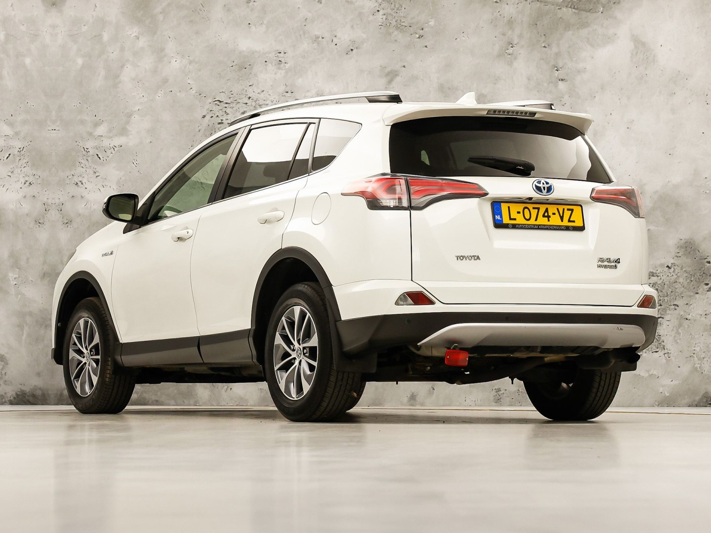 Toyota RAV4 2.5 Hybrid Executive Sport 197Pk Automaat (CAMERA, KEYLESS, GETINT GLAS, SPORTSTOELEN, ELEK PAKKET, NIEUWE APK, NIEUWSTAAT)