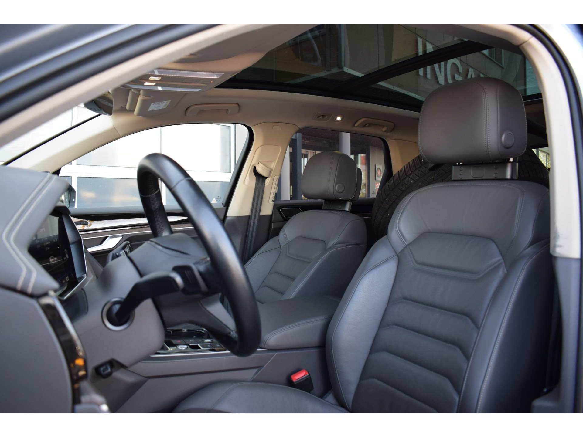 Volkswagen Touareg 3.0 TSi eHybrid 4MOTION | Trekhaak | Luchtvering | Pano | Leer | Memory | SOH 97,6%