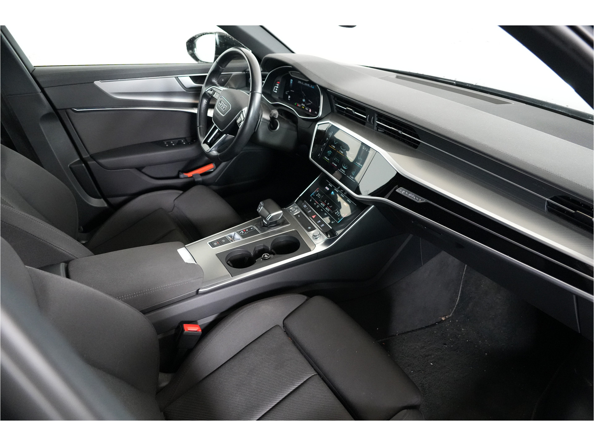 Audi A6 Avant 45 TFSI quattro Business edition | Virtual |