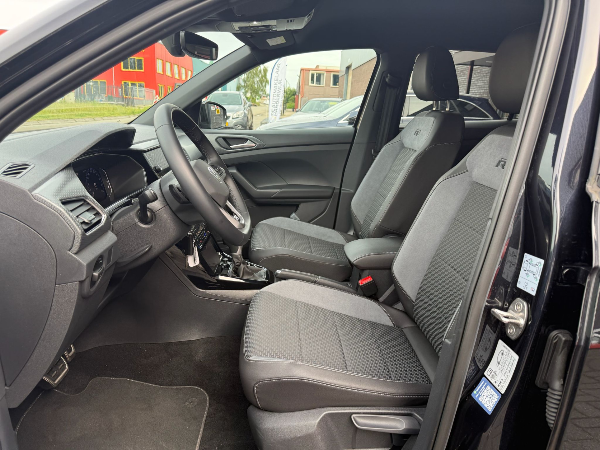 Volkswagen T-Cross 1.0 TSI R-Line | 1E EIGENAAR | 3/6/12MND GARANTIE| AUTOMAAT | LED | CARPLAY | DIGITAAL COCKPIT | DAB | CRUISE |