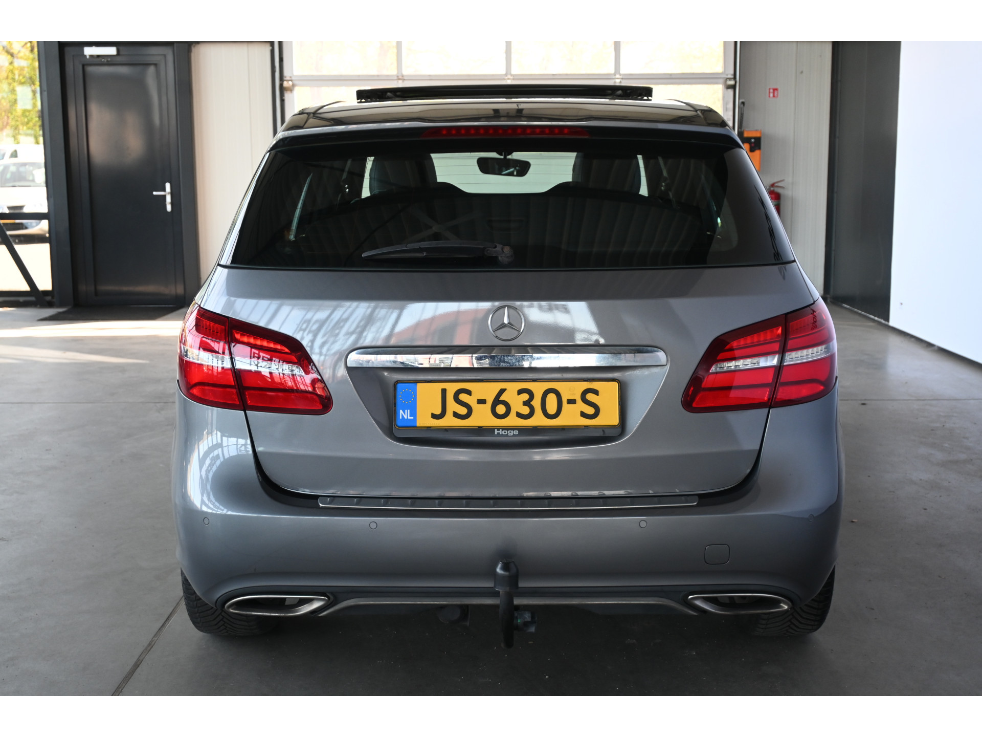 Mercedes-Benz B-klasse 180 Ambition Automaat Cruise Airco Navigatie Trekhaak Panoramdak 1e Eigenaar Inruil Mogelijk!