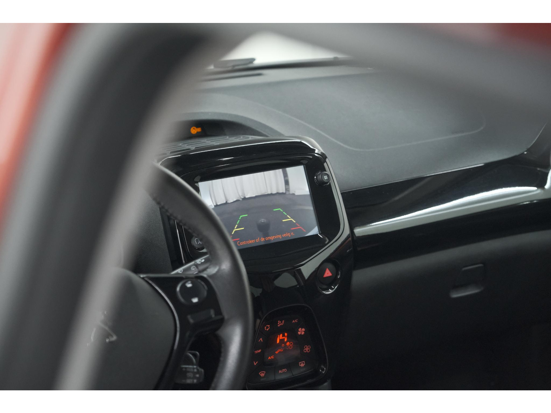 Peugeot 108 1.0 e-VTi Allure TOP! | Elektrisch Vouwdak | Trekhaak | Camera | Apple Carplay