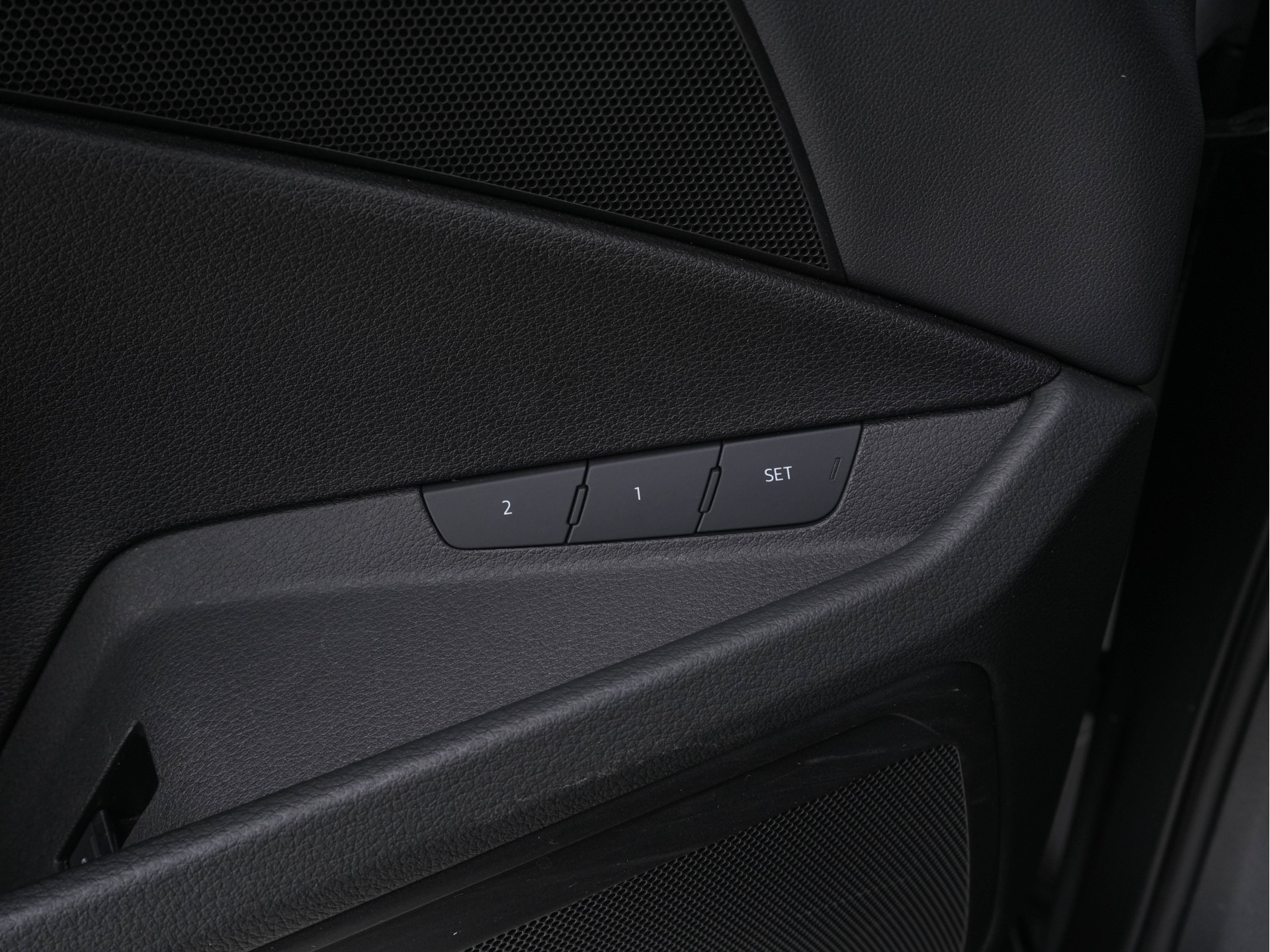 Audi e-tron 50 Quattro Advanced Launch-Edition-Plus [ 3-Fase ] (INCL-BTW) *PANO | DIGI-COCKPIT | LUXURY-LEATHER | FULL-LED | MEMORY-PACK |  KEYLESS | NAVI-FULLMAP | TOWBAR | SHIFT-PADDLES | COMFORT-SEATS | 20"ALU*