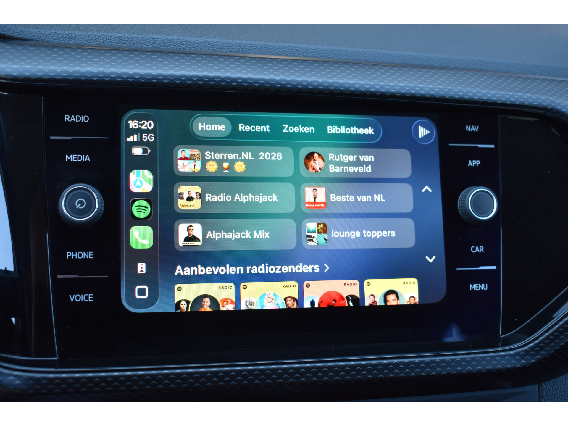 Volkswagen T-Cross 1.0 TSI Life Navigatie/CarPlay Automaat Stoelverwarming