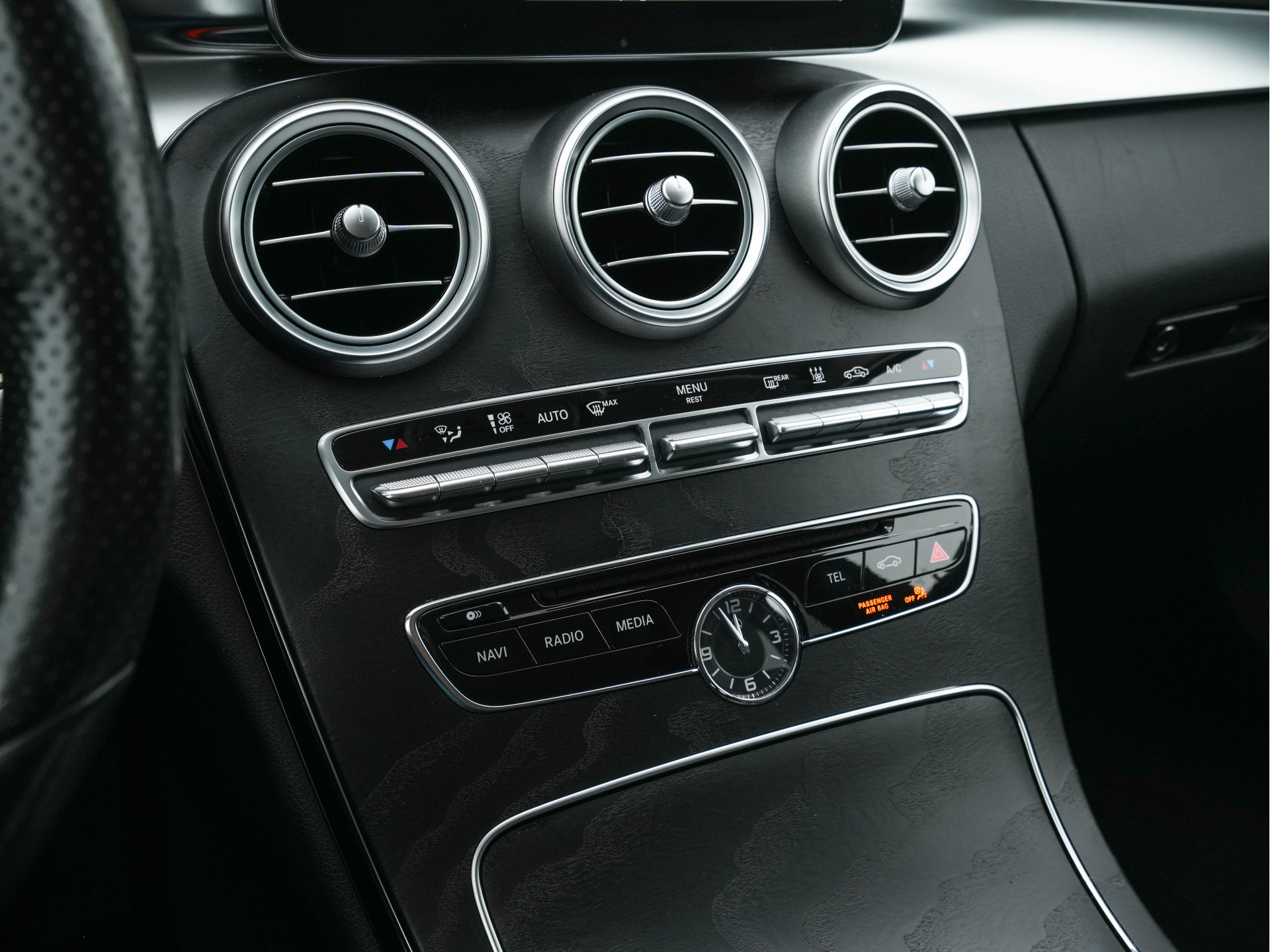 Mercedes-Benz C-klasse Estate 350 e Lease Edition Plug-in (INCL-BTW) Aut. *LUXURY-LEATHER | NAVI-FULLMAP | SHIFT-PADDLES | MEMORY-PACK | HEATED-SPORTSEATS | FULL-LED | CAMERA | CRUISE | AMBIENT-LIGHT | AIRMATIC | 17"ALU*