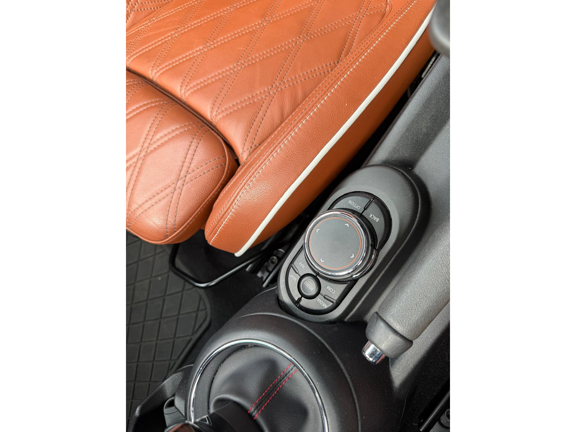 MINI Mini 2.0 John Cooper Works Chili | 1E EIGENAAR | 3/6/12MND GARANTIE | 230PK | PANO | ACC | CARPLAY | LED | HEAD-UP | NAVI | DAB |