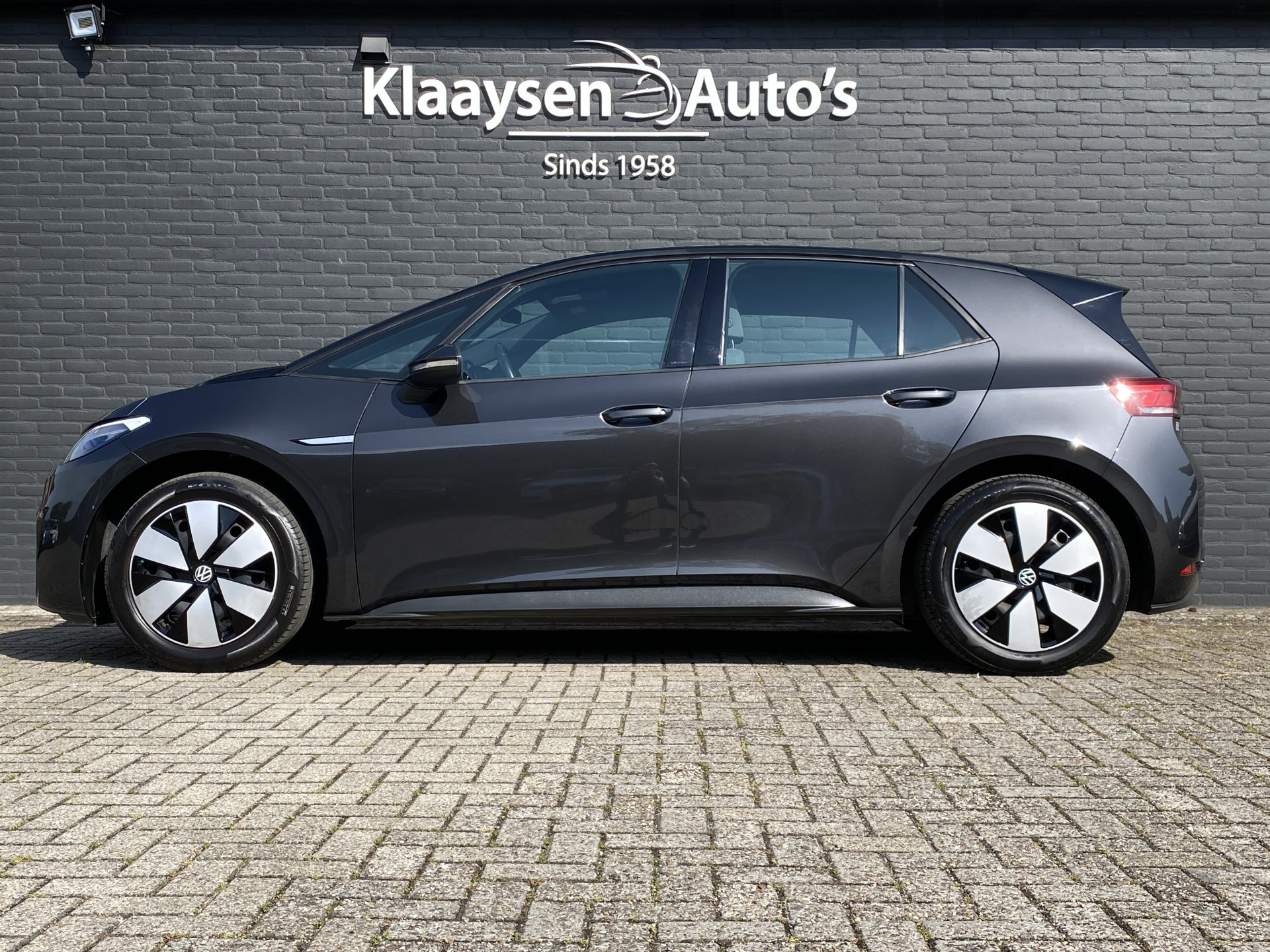 Volkswagen ID.3 Pure 45 kWh 150 pk | dealer onderhouden | navigatie | adapt. cruise | parkeersensoren | apple carplay