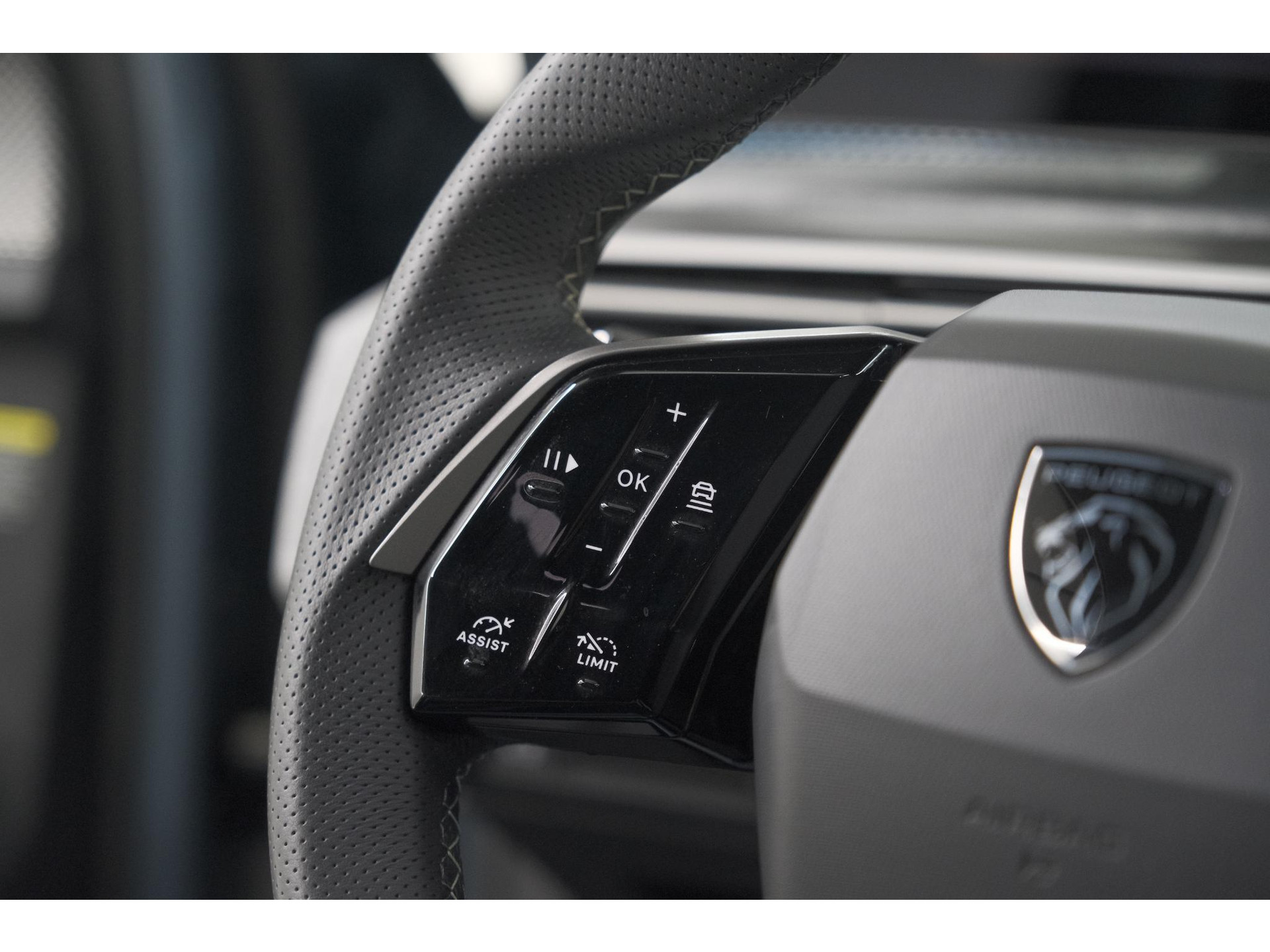 Peugeot 5008 1.2 Hybrid 136 GT 7p | Adaptieve Cruise control | Elektrische Kofferklep | Stoelverwarming