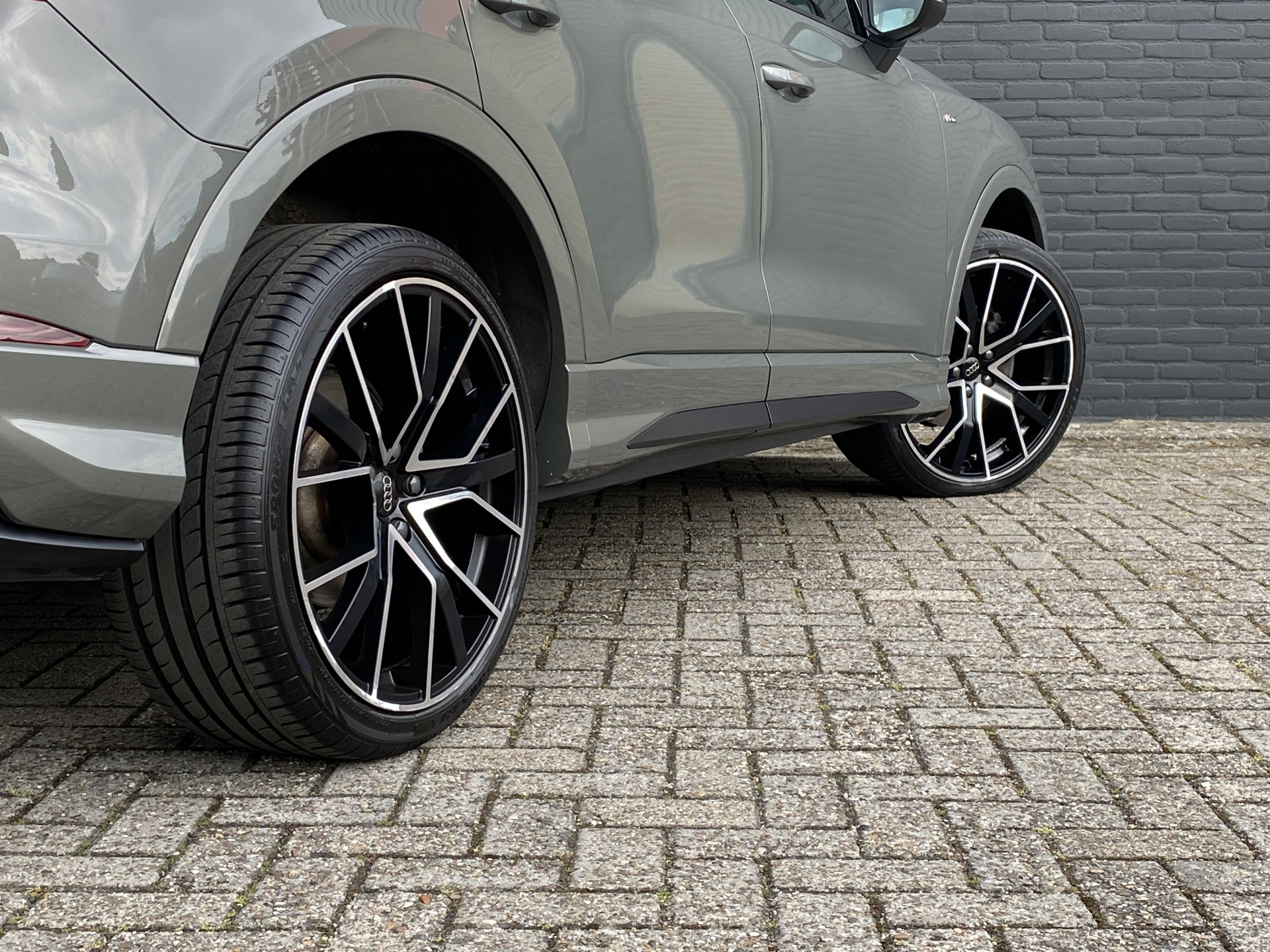 Audi Q3 35 TFSI 150 pk S Line AUT. | zwart optiek | 20'' lichtmetalen velgen | adaptieve cruise | sportstoelen | apple carplay | led kopl.