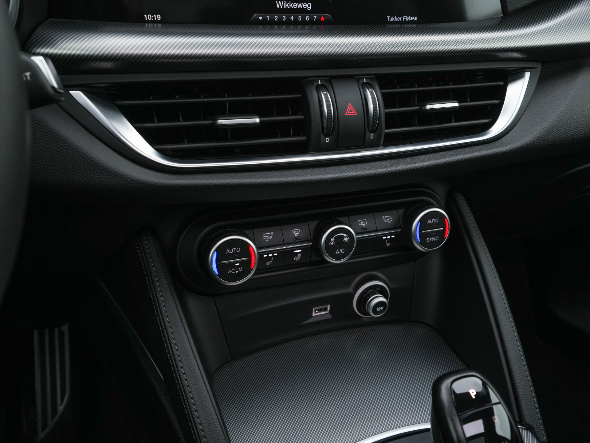 Alfa Romeo Stelvio 2.2d AWD Q4 Super Aut. *PANO | LEATHER | BI-XENON | MEMORY-PACK | HARMAN/KARDON | BLINDSPOT | CAMERA | DAB+ | NAVI-FULLMAP | HEATED-SPORTSEATS | ECC | ADAPTIVE-CRUISE | PDC | PRIVACYGLASS | TOWBAR | 19"ALU*