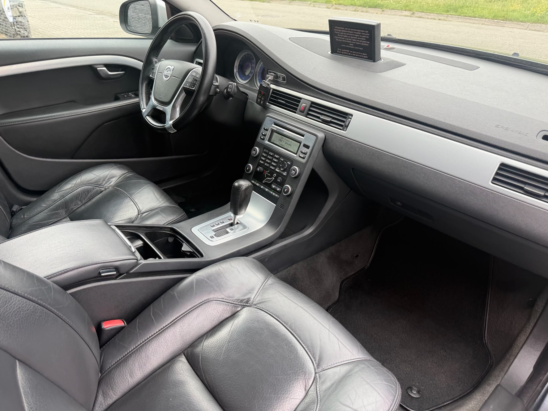 Volvo V70 2.0T R-Edition | 3E EIGENAAR | AUTOMAAT | LEDER | NAVI | XENON | CRUISE | TREKHAAK |