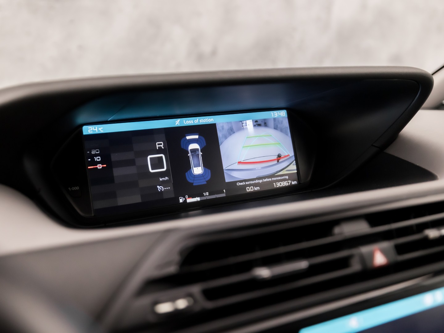 Citroën Grand C4 Picasso 1.2 PureTech Sport 7 Persoons Automaat (APPLE CARPLAY, GROOT NAVI, GETINT GLAS, TREKHAAK, SPORTSTOELEN, CAMERA, CRUISE, NIEUWE APK, NIEUWSTAAT)