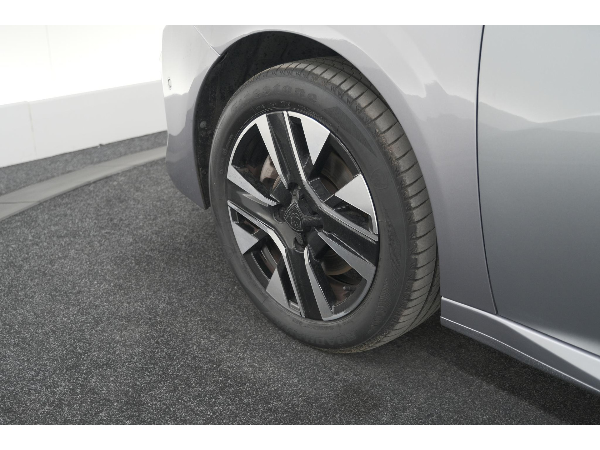 Peugeot 208 PureTech 100 Allure | 360 Camera | Adaptieve Cruise Control | Dodehoekdetectie