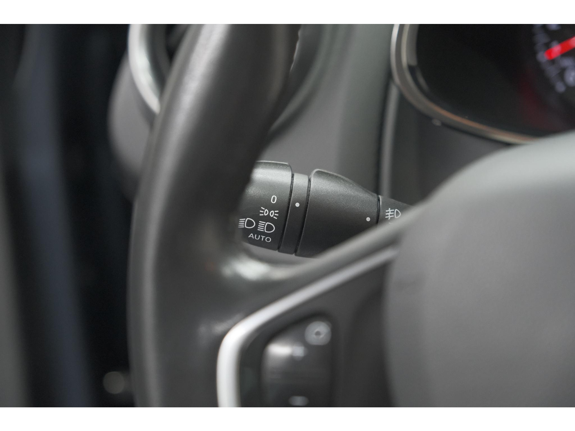 Renault Clio 1.2 Limited | Trekhaak | Navigatie | Parkeersensoren | Climate Control