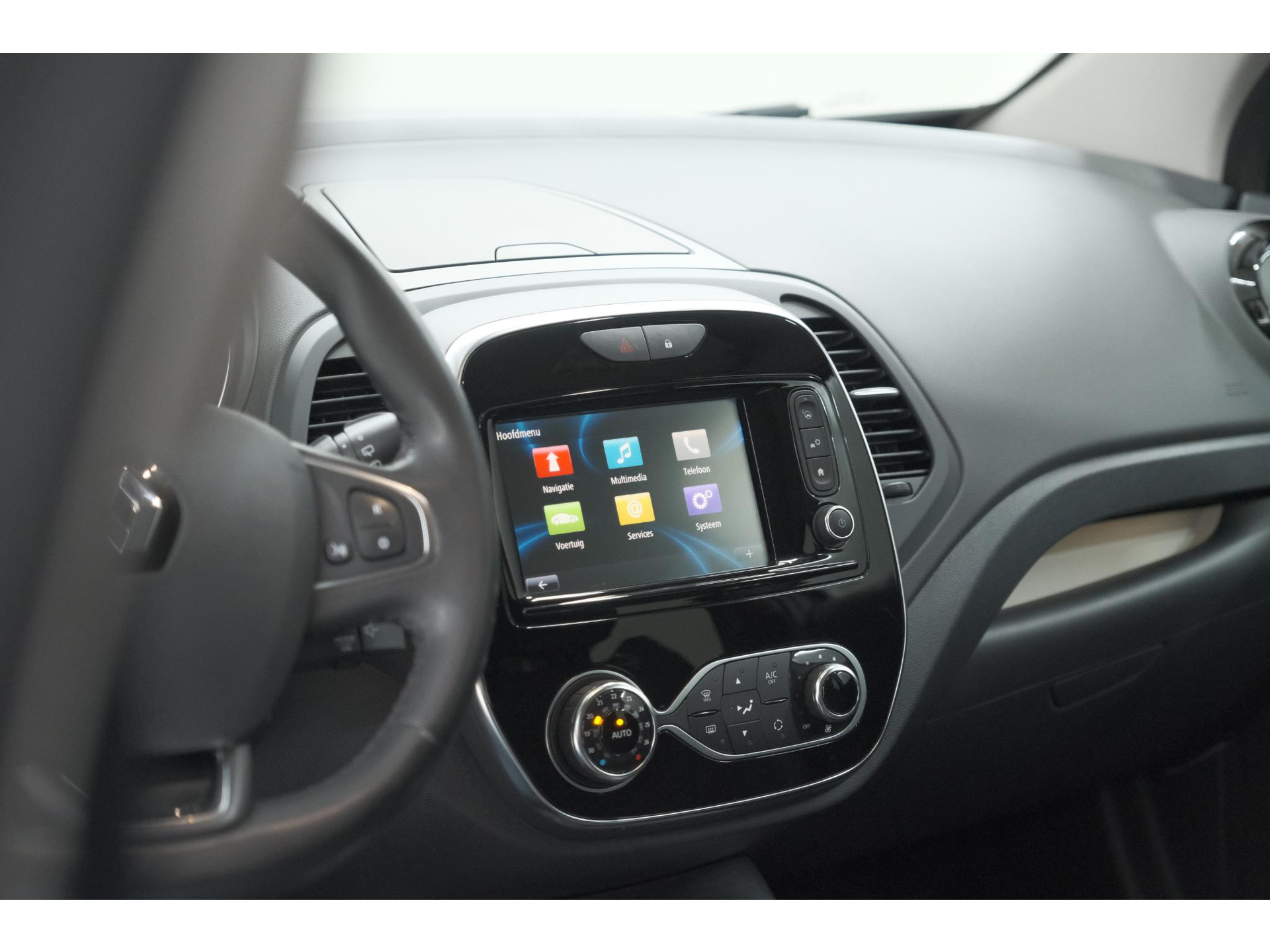Renault Captur TCe 150 EDC Intens | Camera | Dodehoekdetectie | R-Link Navigatie | Parkeersensoren