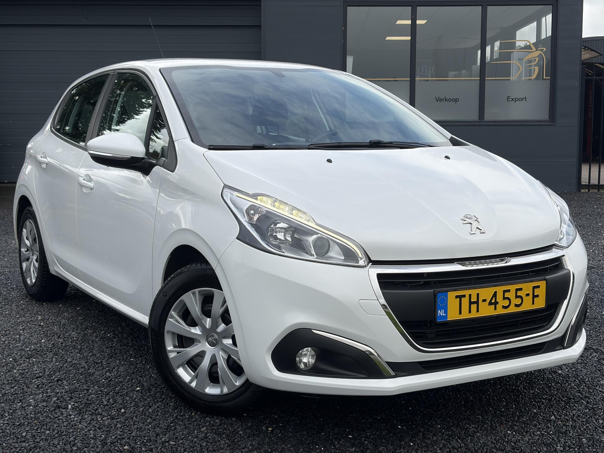 Peugeot 208 1.2 PureTech Blue Lion ✓D-riem vv 2024✓Dealer Onderhouden✓Carplay✓Navi✓Trekhaak✓2e Eigenaar✓Recent beurt gehad✓Airco✓Cruise✓Pdc✓5 Deurs✓Weinig Km✓N.A.P✓Apk tot 08-2027