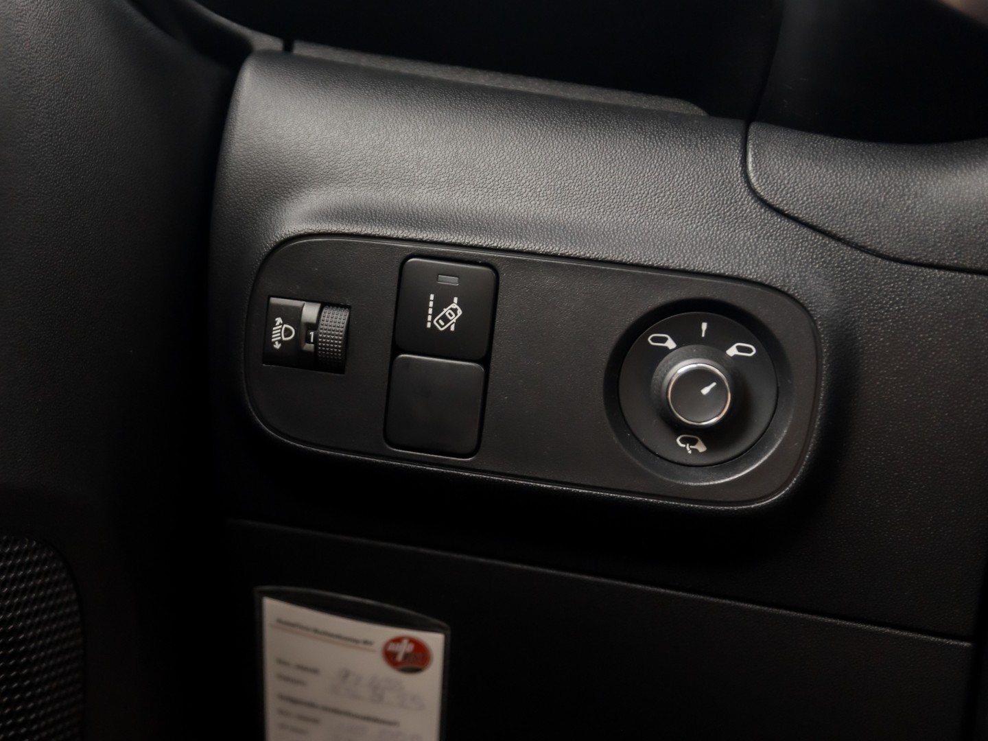 Citroën C3 1.2 PureTech S&S Sport Automaat (APPLE CARPLAY, GROOT NAVI, CAMERA, SPORTSTOELEN, PARKEERSENSOREN, LM VELGEN, CRUISE, NIEUWSTAAT)