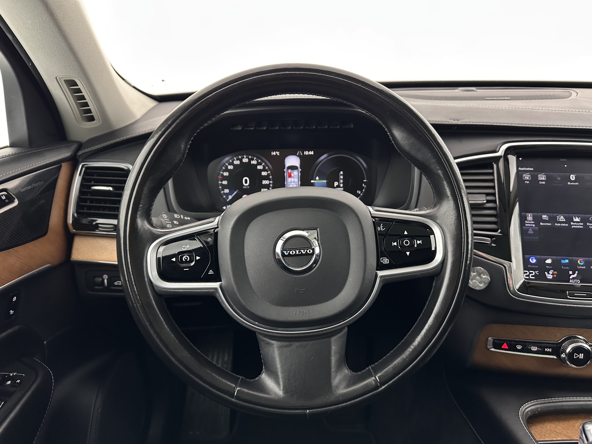 Volvo XC90 2.0 T8 Twin Engine AWD Inscription (7-Pers.) [ Plug-In ] Aut.*PANO | LEATHER | FULL-LED | MEMORY-PACK | DIGI-COCKPIT | HARMAN/KARDON | CAMERA | HEATED-SPORTSEATS | HEAD-UP | LANE-ASSIST | CARPLAY | AIRSUSPENSION | ECC | PDC | CRUISE | TOWBAR |