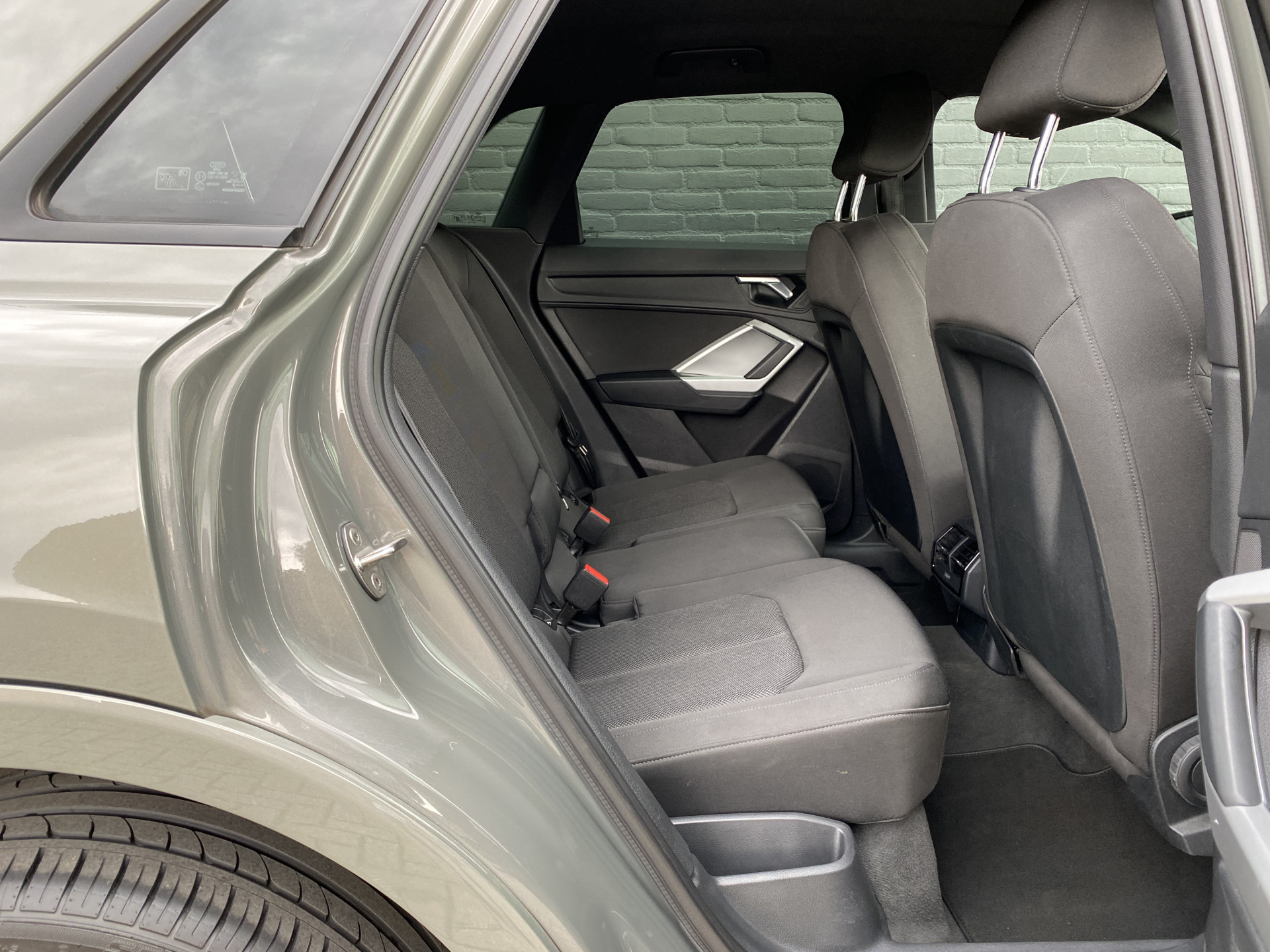 Audi Q3 35 TFSI 150 pk S Line AUT. | zwart optiek | 20'' lichtmetalen velgen | adaptieve cruise | sportstoelen | apple carplay | led kopl.