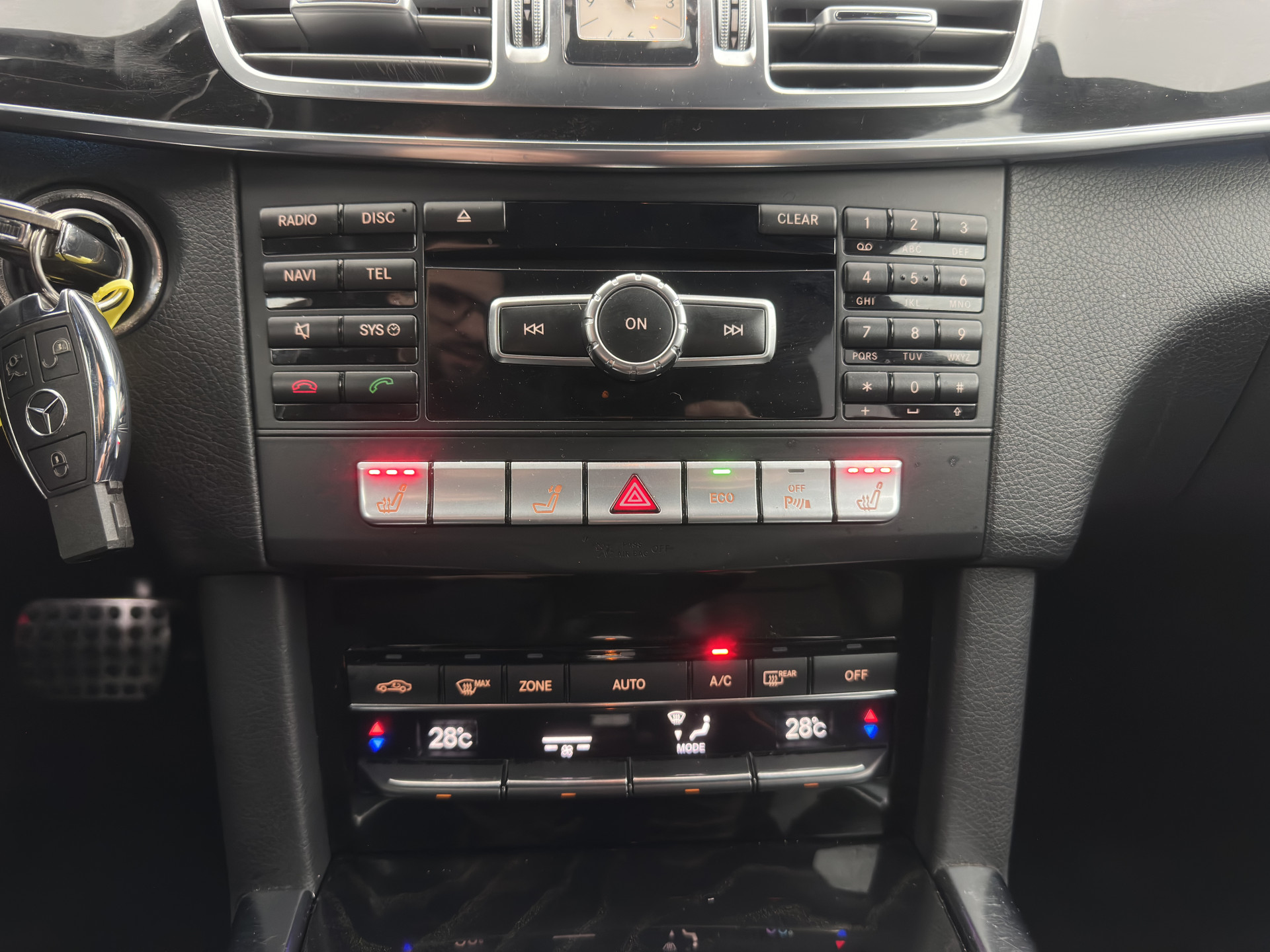 Mercedes-Benz E-klasse 200 CDI Ambition Avantgarde Aut. *LEATHER | FULL-LED | HEATED-COMFORTSEATS | CAMERA | ECC | CARPLAY | PDC | CRUISE | PRIVACY-GLASS | 18''ALU*