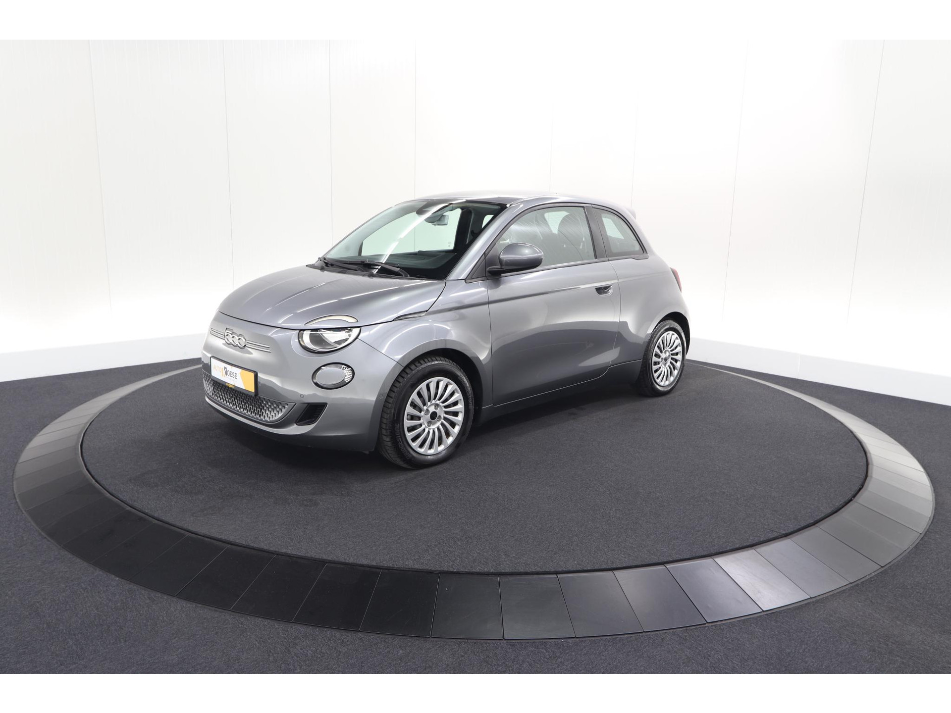 Fiat 500 Urban 42 kWh | SOH 97.6% | 3 Fase Laadfunctie | Camera | Apple Carplay | Parkeersensoren