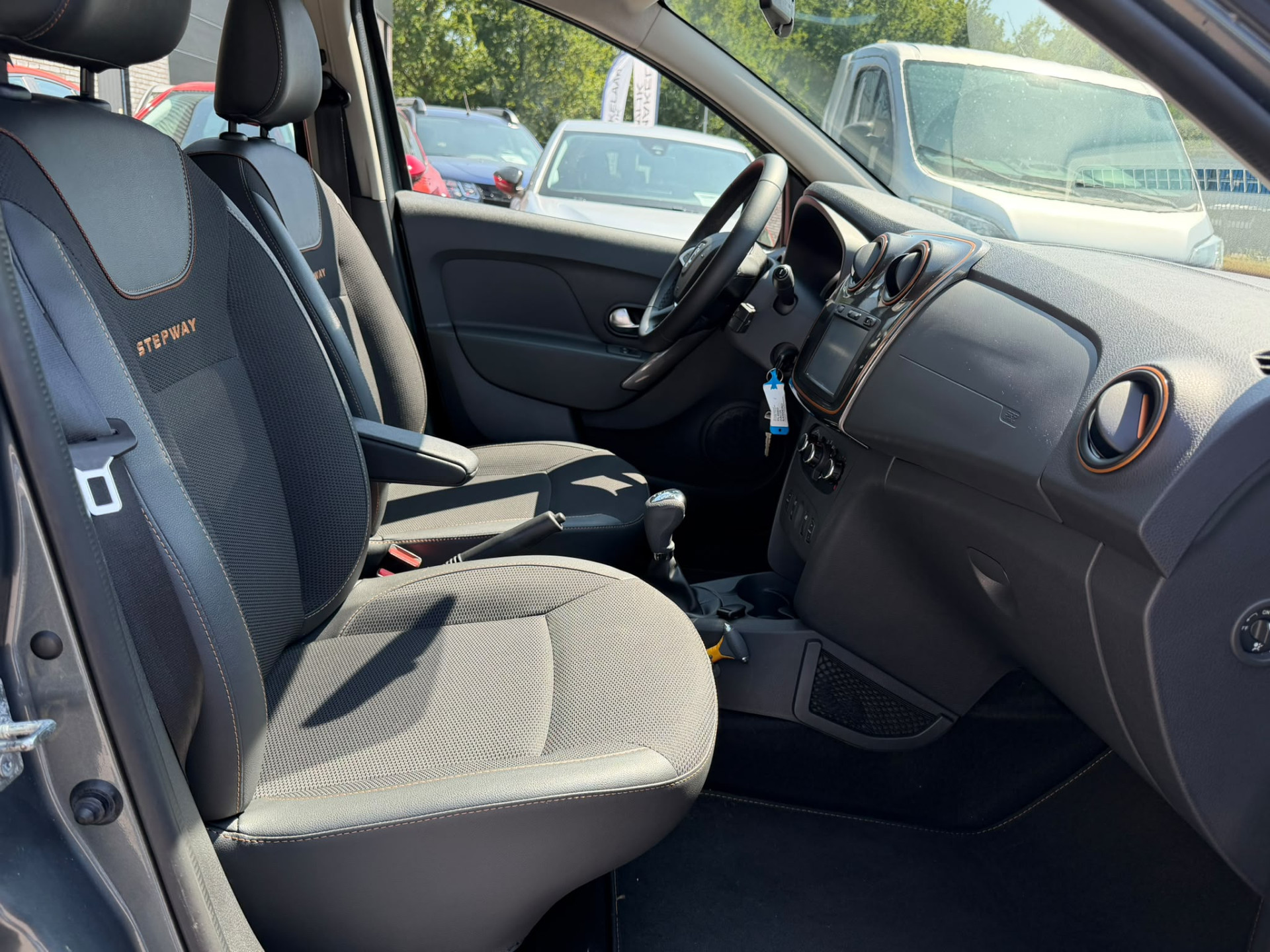 Dacia Sandero 0.9 TCe SL Stepway | 1E EIGENAAR | AUTOMAAT | 3/6 OF 12 MND GARANTIE | NAVI | CAMERA |