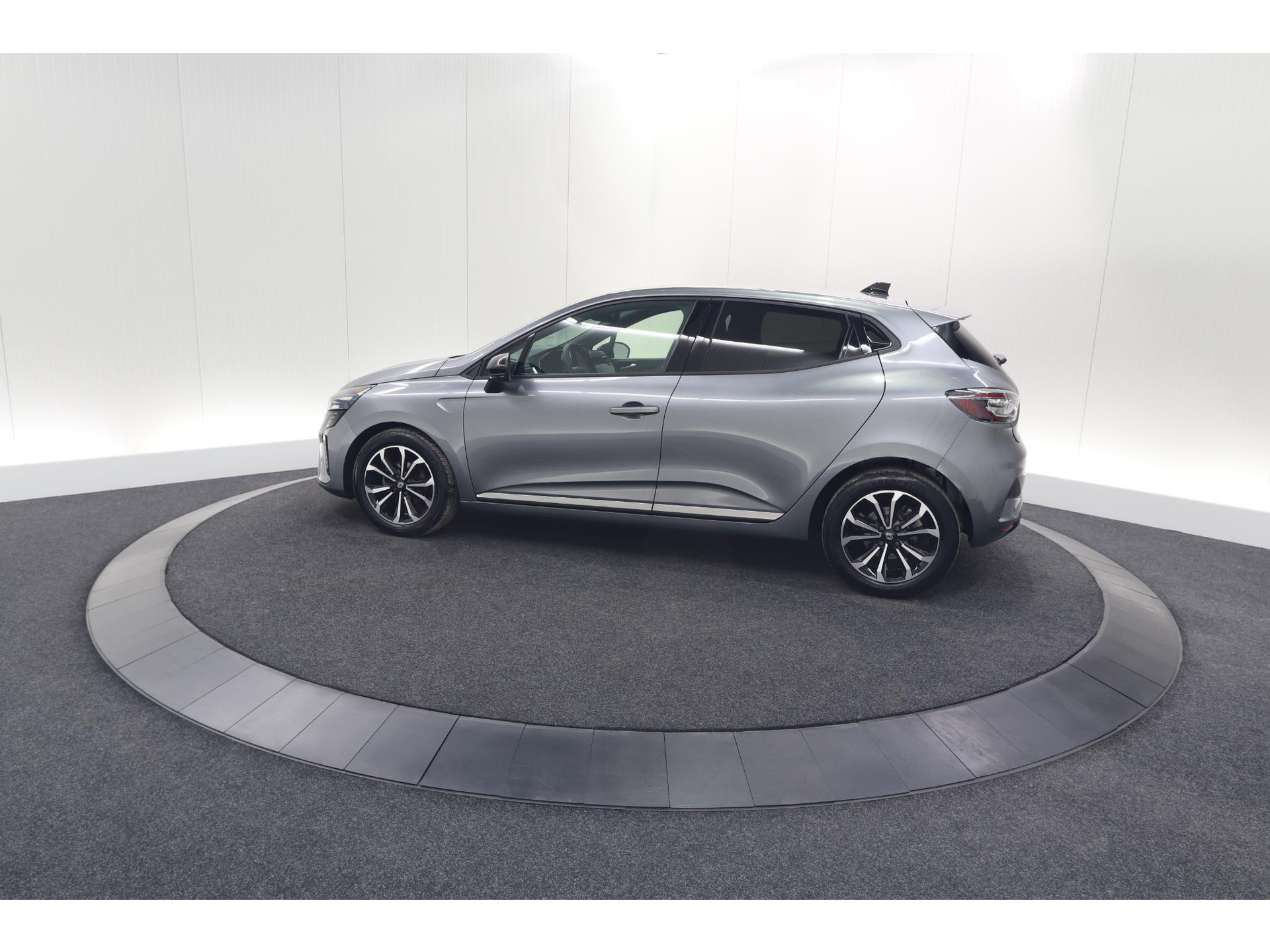 Renault Clio TCe 90 GPF techno | 360 Camera | Dodehoekdetectie | Adaptieve Cruise Control