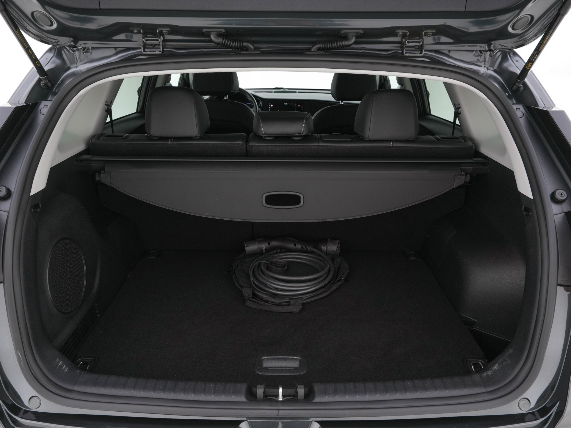 Kia e-Niro DynamicPlusLine 64 kWh [ 3-Fase ] { SOH-99% } (INCL-BTW) Aut. *FULL-LEATHER | NAVI-FULLMAP | DAB | ADAPT.CRUISE | BLINDSPOT | CAMERA | HEATED/COOLED-COMFORTSEATS | KEYLESS | JBL-SOUND | MEMORY-PACK | DIGI-COCKPIT | SHIFT-PADDLES | ...