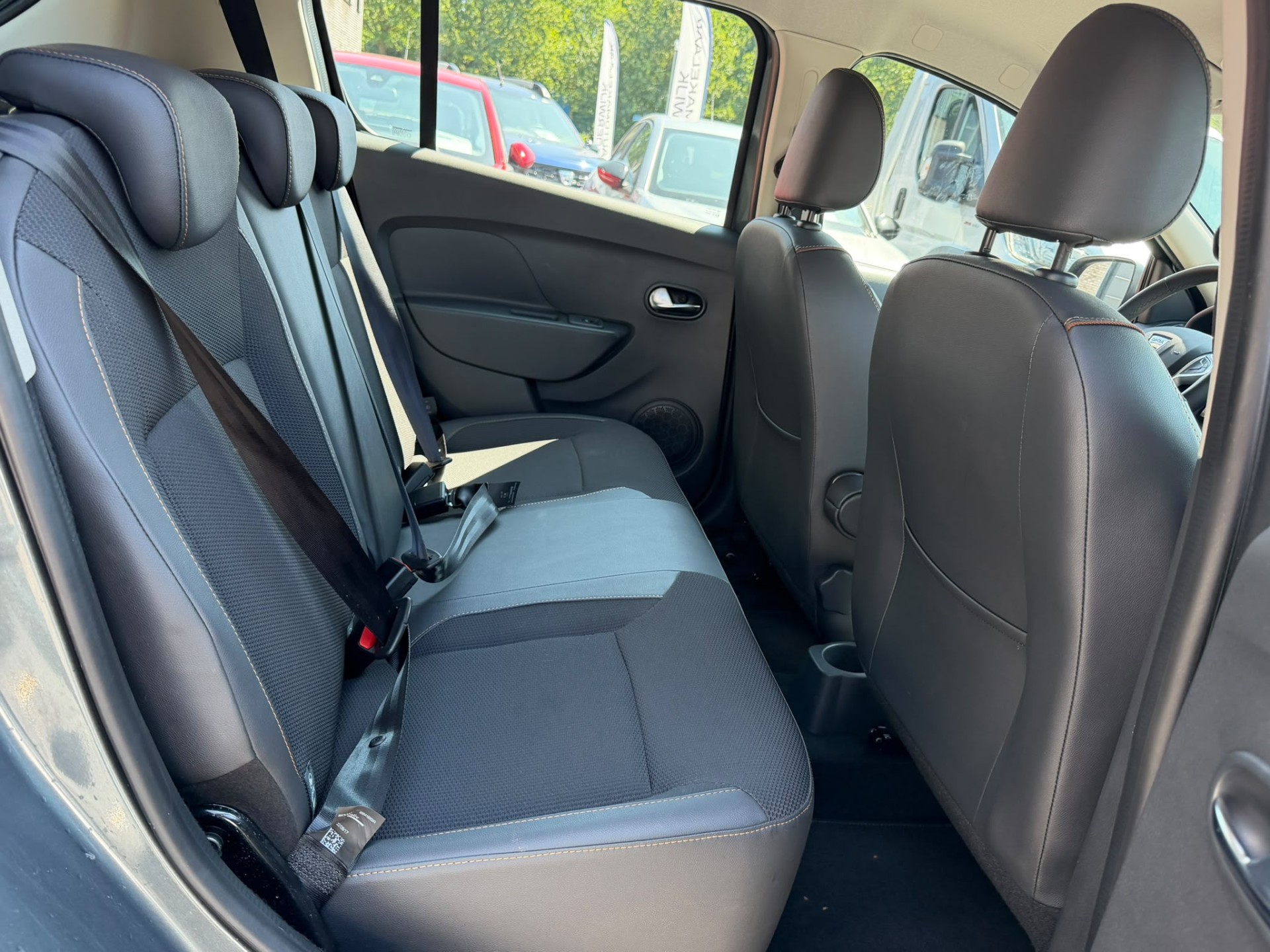 Dacia Sandero 0.9 TCe SL Stepway | 1E EIGENAAR | AUTOMAAT | 3/6 OF 12 MND GARANTIE | NAVI | CAMERA |