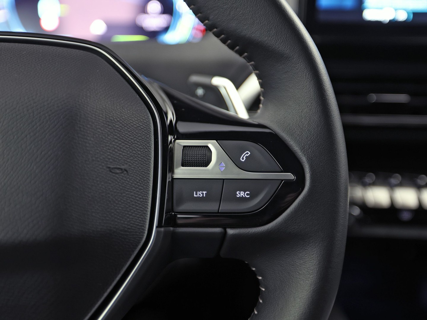 Peugeot 3008 1.6 HYbrid 225 Allure Sport 225Pk Automaat (APPLE CARPLAY, GROOT NAVI, 360 CAMERA, GETINT GLAS, SPORTSTOELEN, LEDER, ZWART HEMEL, LANE ASSIST, NIEUWSTAAT)