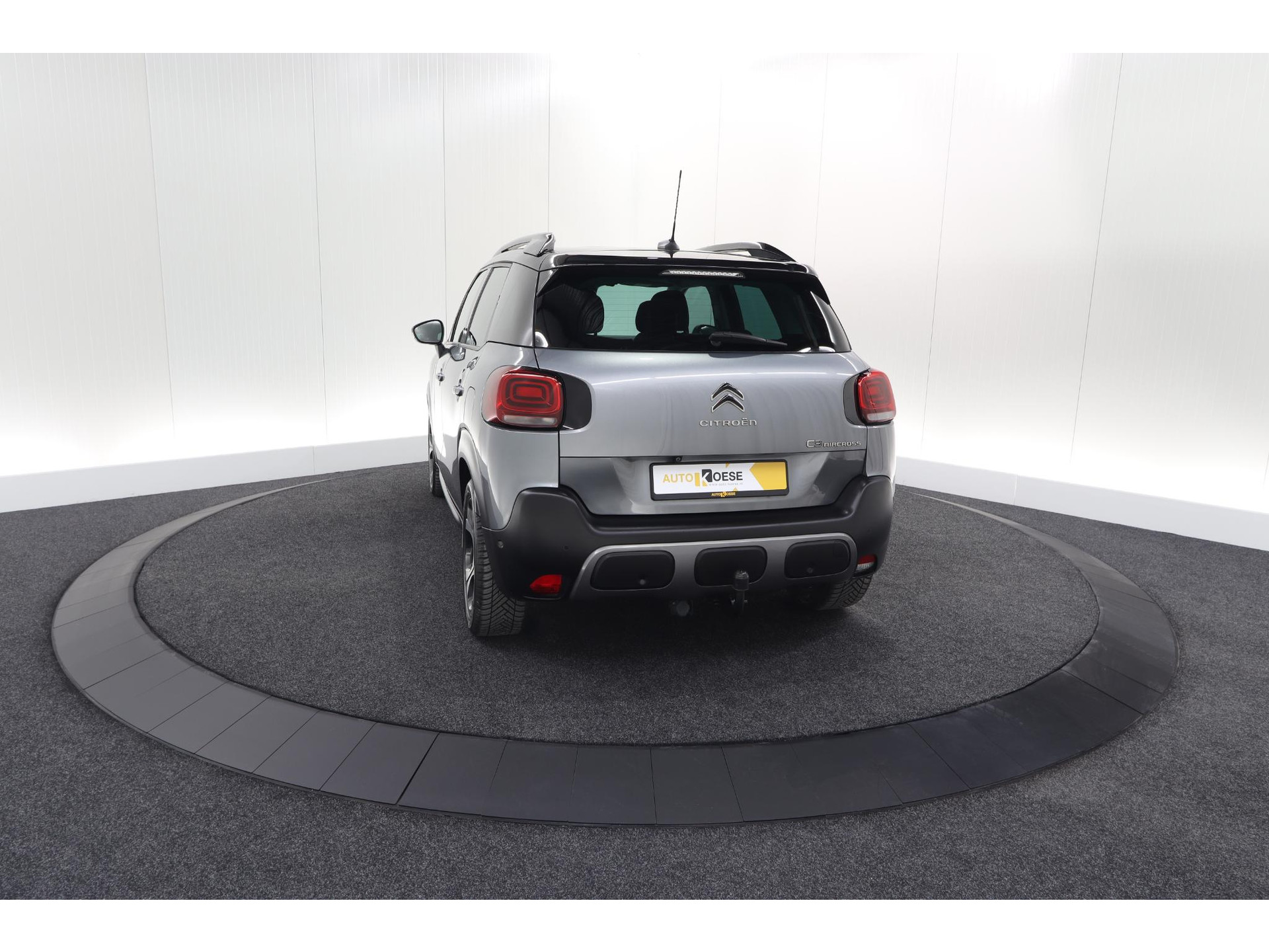 Citroen C3 Aircross PureTech 110 EAT6 Shine | Trekhaak | Panoramadak | Head-Up Display | Camera | Navigatie