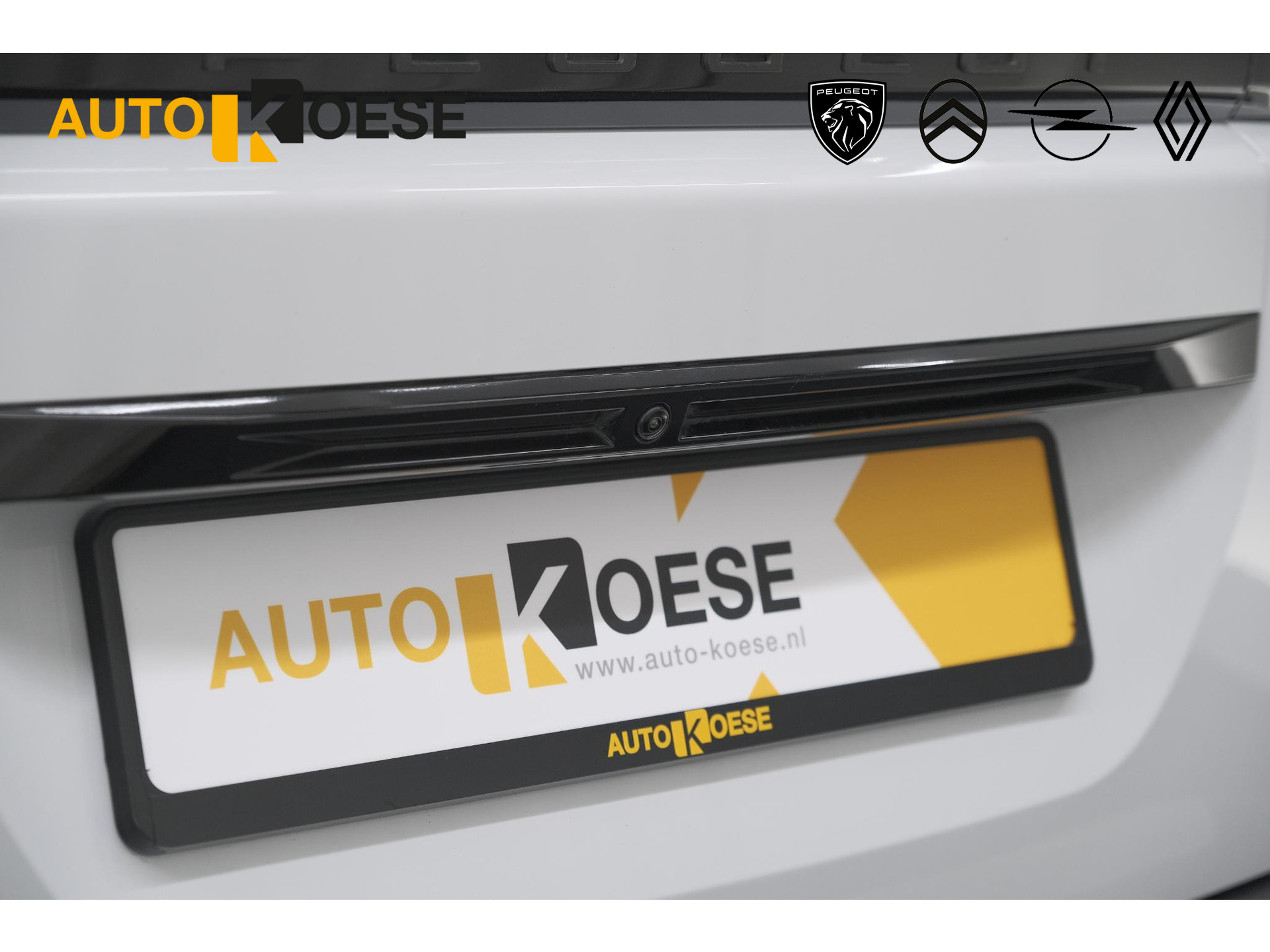 Peugeot 2008 PureTech 130 EAT8 Allure | Allseason banden | 360 Camera | Dodehoekdetectie | Apple Carplay | Stoelverwarming