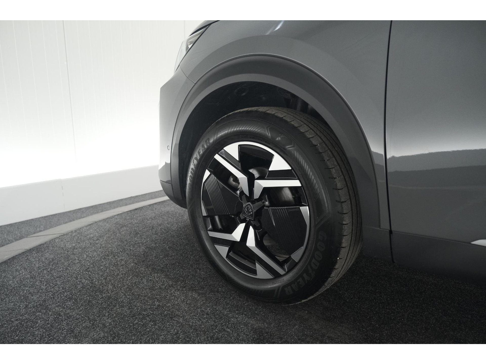 Peugeot 2008 PureTech 130 EAT8 GT | 360 Camera | Stoelmassage | Adaptieve Cruise Control | Dodehoekdetectie
