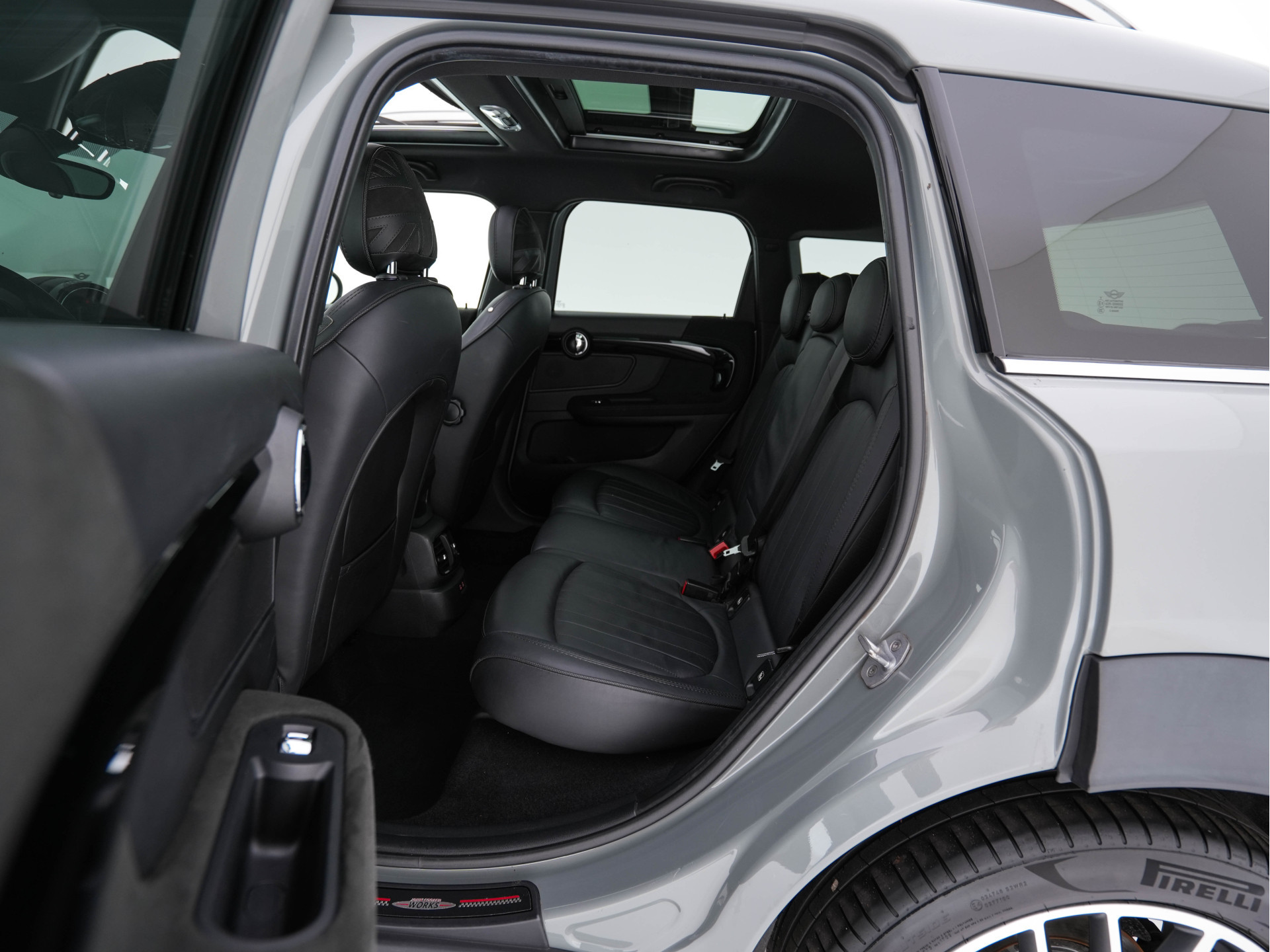 MINI Mini Countryman 2.0 Cooper S Knightsbridge Edition JCW-Sportpack Aut. *PANO |  LEATHER | FULL-LED | HARMAN/KARDON-AUDIO | HEATED-SPORTSEATS | KEYLESS | CAMERA | AMBIENT-LIGHT | NAVI-FULLMAP | HEAD-UP | PRIVACY-GLASS | SHIFT-PADDLES | 18''ALU*