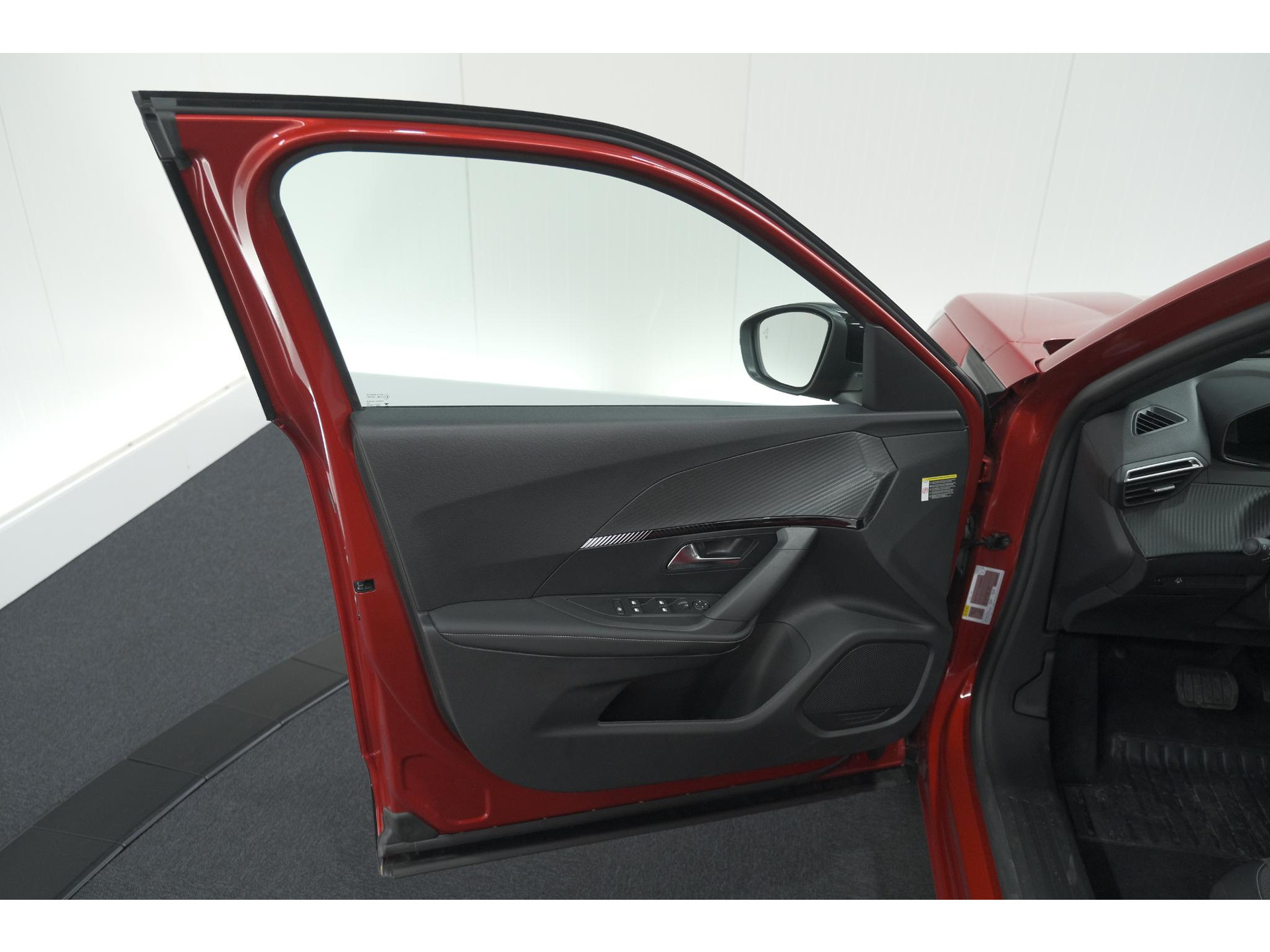 Peugeot 2008 Hybrid 145 e-DCS6 Allure | 360 Camera | Adaptieve Cruise Control | Navigatie | Dodehoekdetectie