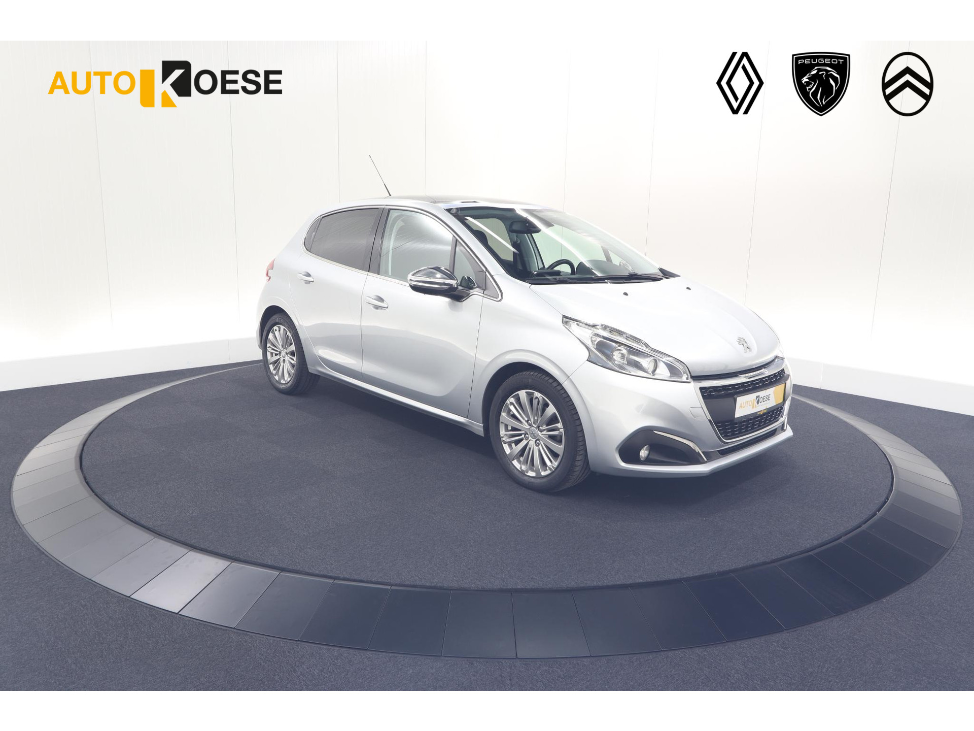 Peugeot 208 PureTech 110 EAT6 Allure | Panoramadak | Apple Carplay | Camera | Navigatie