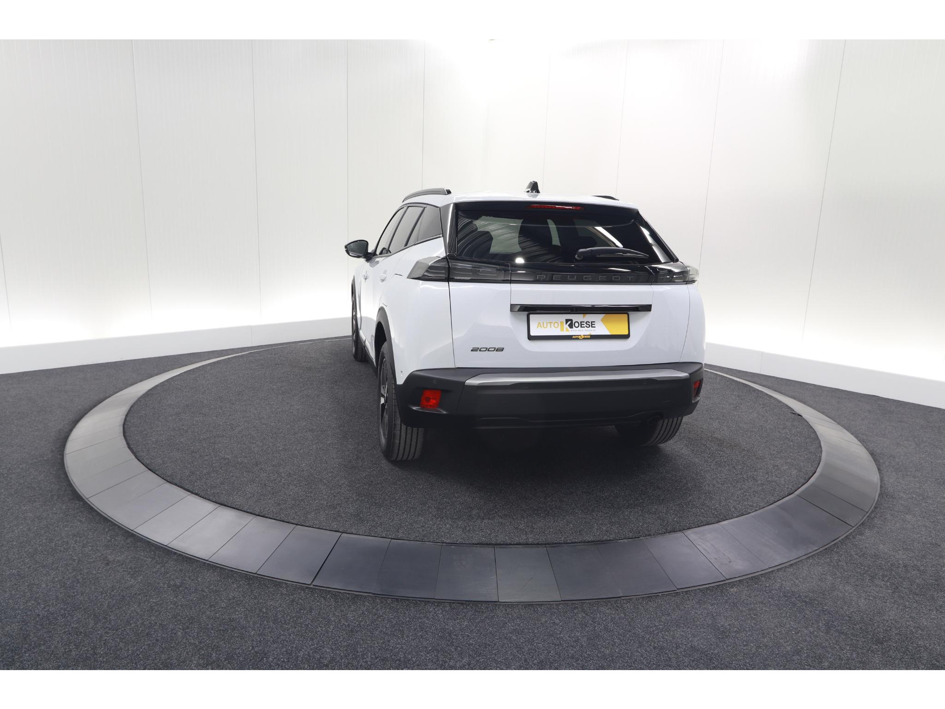 Peugeot 2008 PureTech 100 Allure | 360 Camera | Dodehoekdetectie | Navigatie | Apple Carplay