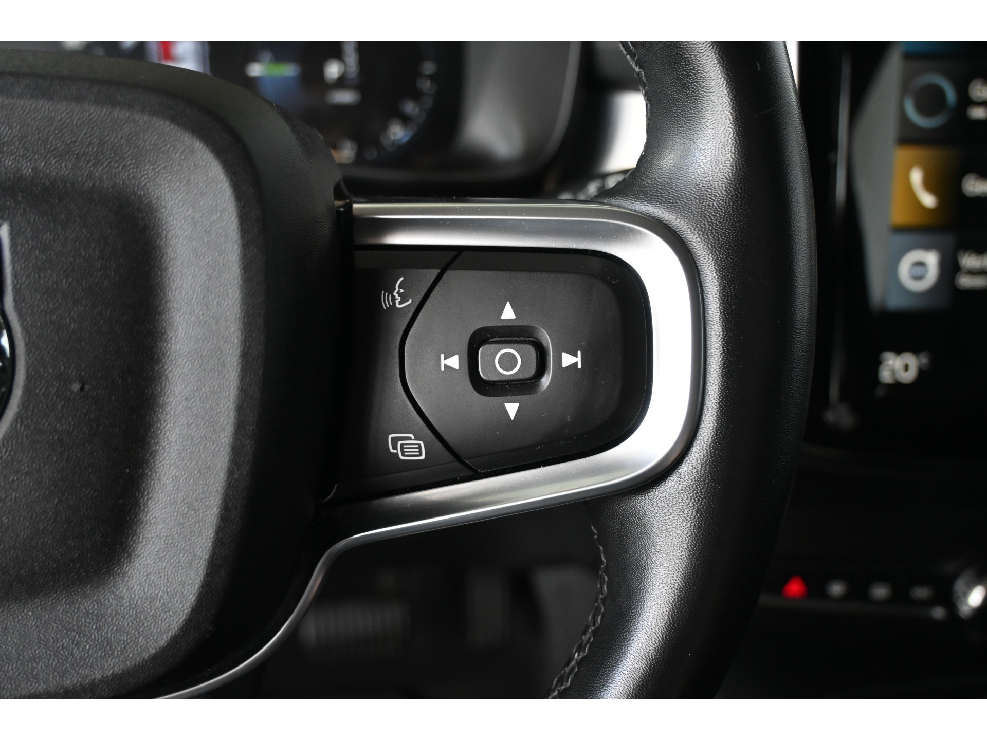 Volvo XC40 1.5 T5 Recharge Inscription Clima Cruise CarPlay Trekhaak PDC Lane Assist Camera 100% Onderhouden! Inruil Mogelijk!
