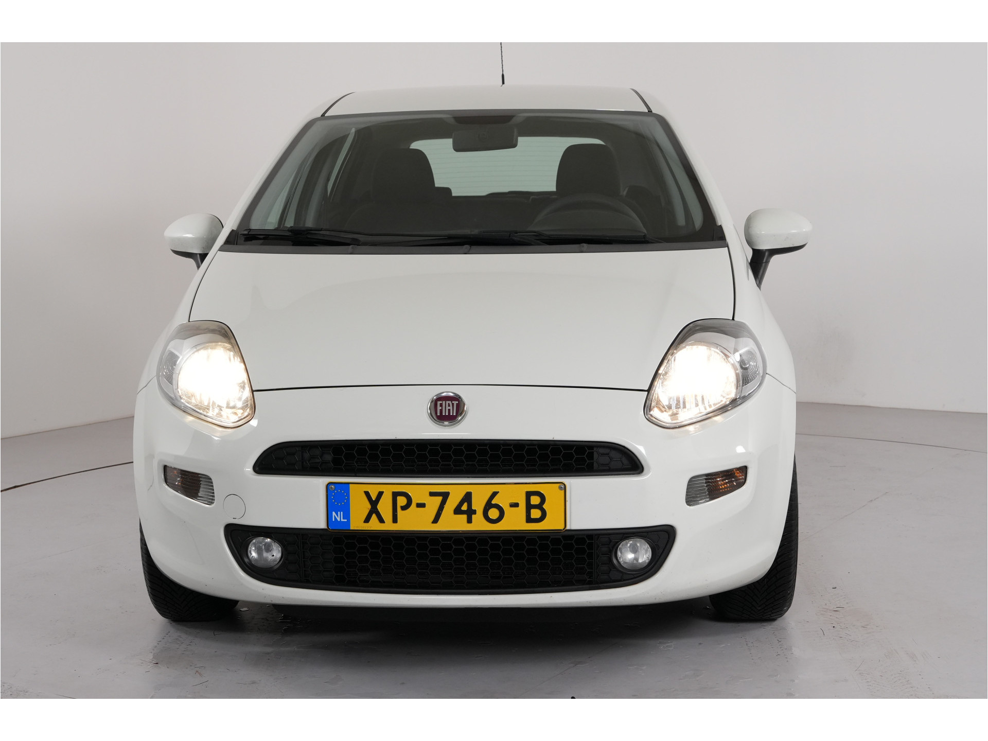 Fiat Punto Evo 1.2 Lounge | Trekhaak | Airco | LMV |