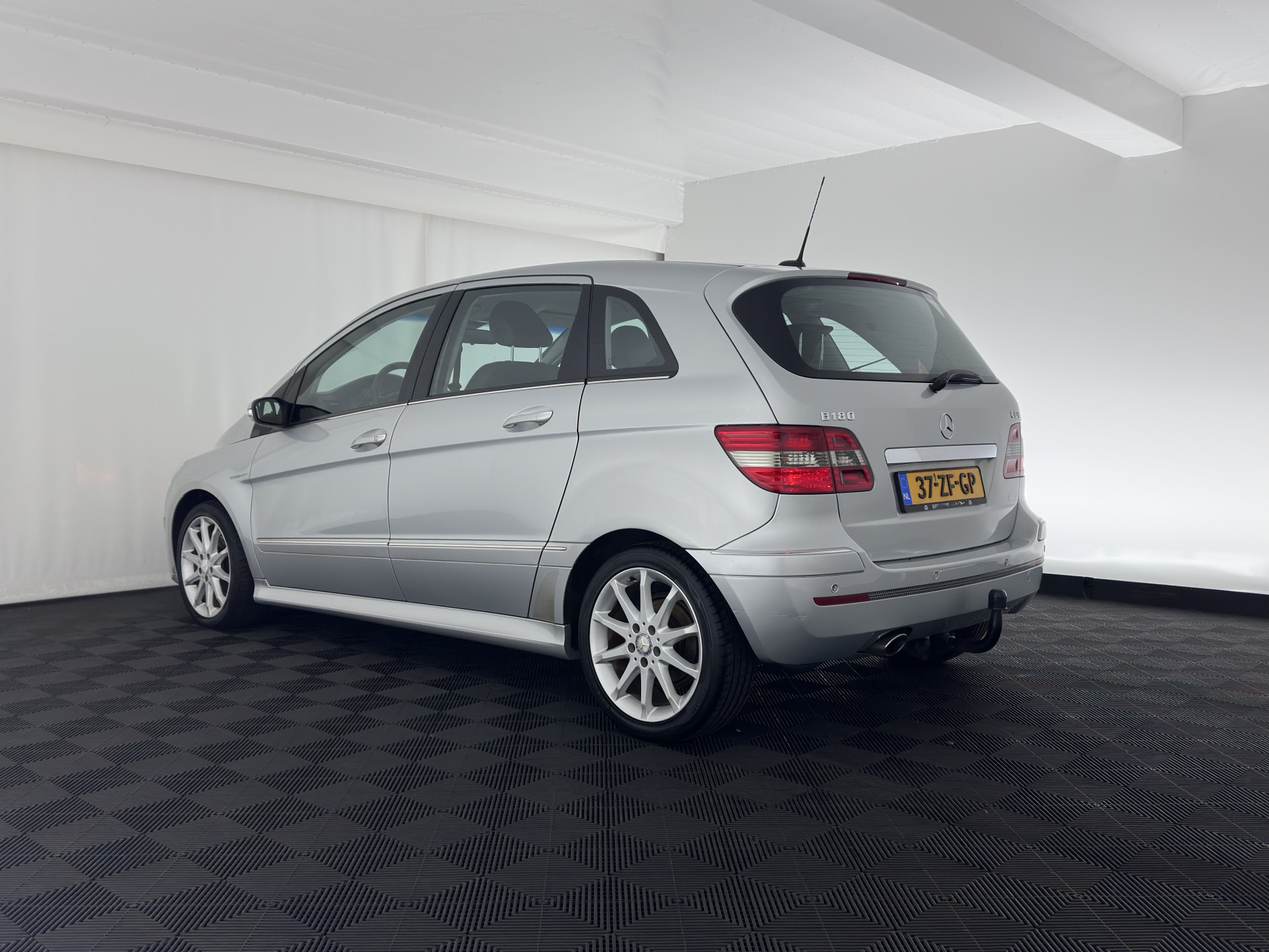Mercedes-Benz B-klasse 180 CDI Aut. *LEATHER-FABRIC | AIRCO | CRUISE | COMFORT-SEATS | TOWBAR | 17''ALU*
